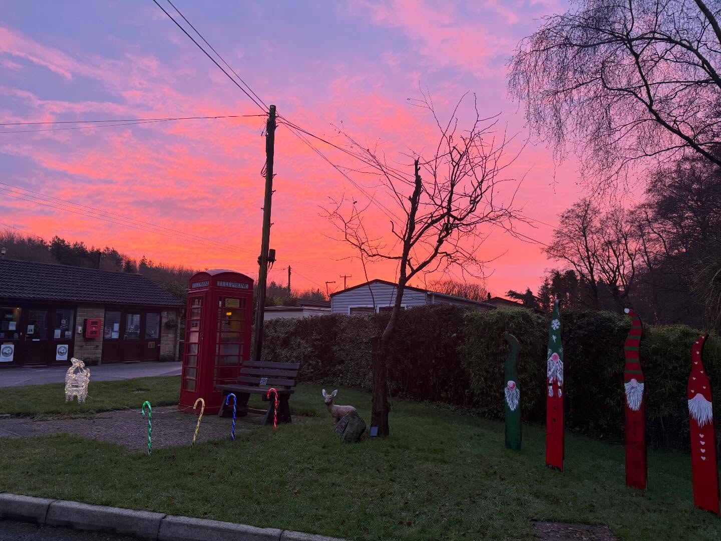 Good morning, a beautiful sunrise this morning!🌅
#goodmorning #campsite #caravanpark #sunrise