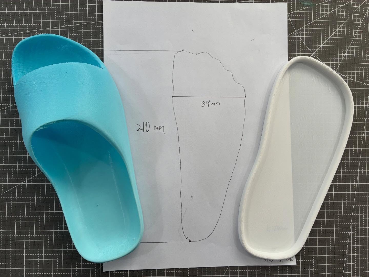 Why are good shoes still hard to get—fit, price, and planet-wise? Sean is prototyping 3D-printed shoes to change that. No molds. Less waste. Faster design tweaks. Custom fit.
Testing tons of filaments and patterns to get the magic combo: flexible + strong, comfy + tough. Every print teaches us how heat, speed, and layers change the feel. It’s engineering meets art—and we are just getting started.
#harukiroboticslab #3Ddesign #3Dp #wongchukhang #southside #stem #smallgroupclass #privateclass #groupclass #STEM #robotics #wch #remexcentre