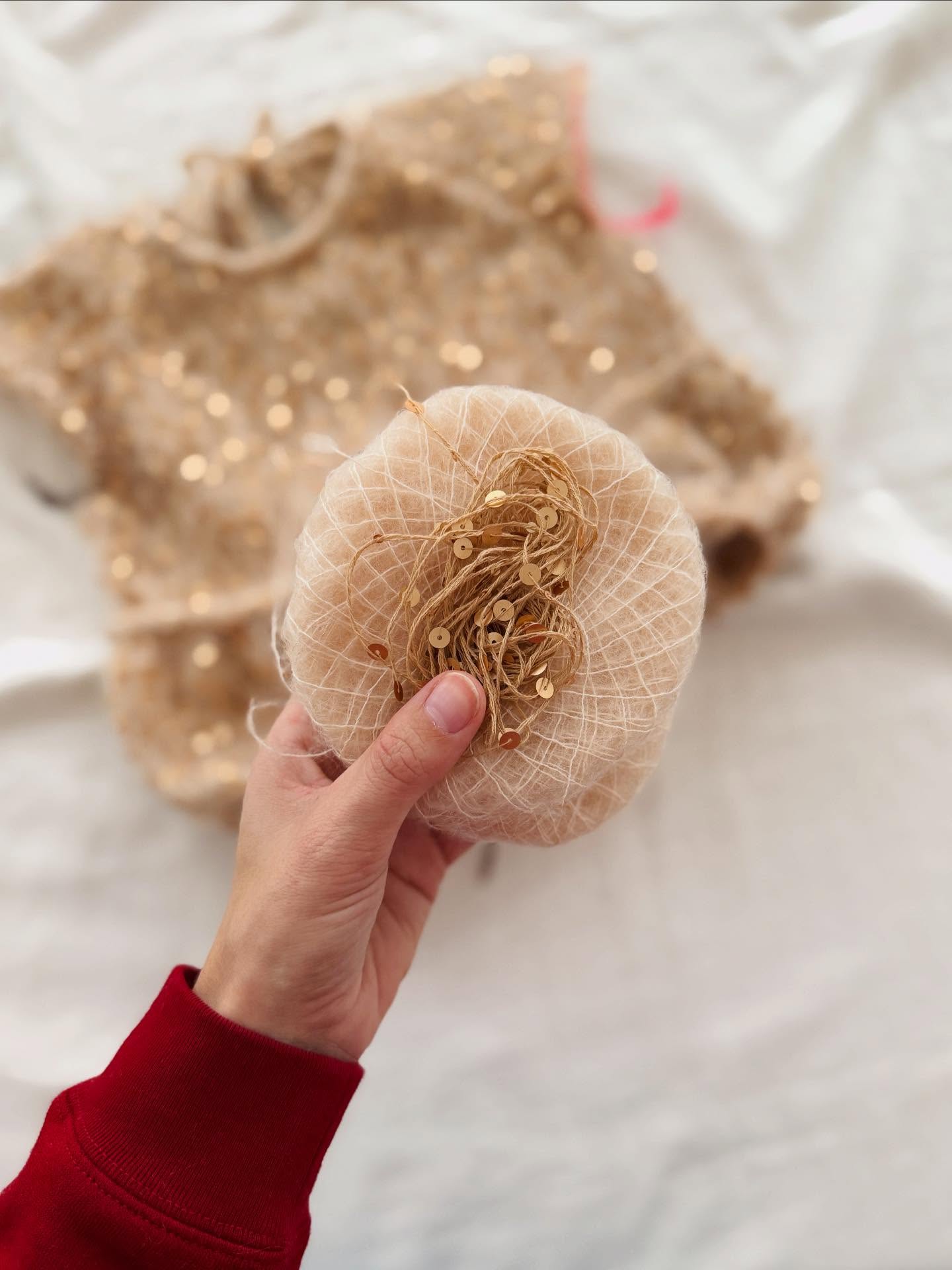 A lot of sparkle ✨ When I was working on my #camilledress during summer and early autumn, my daughter was absolutely thrilled about the sequins yarn and it was clear to her (and to me) that she would need a sparkling Christmas outfit as well 🤩 I am working the #casparblousejunior pattern by just adding length to the peplum part - and it turns out really pretty!
.
Furthermore, this is my project for the #camilledressknitalong which is currently going on and there are so many beautiful dresses already finished! If you want to be inspired, check out the Hashtag 💗
.
.
.
Pattern by me - Caspar Blouse - and available in German, English and French on my website and ravelry 🙌
.
Wool: Cosmo in Wüstengelb and Silkhair in Puderbeige by @lanagrossa
.
Advertising
.
#knitting #knittinglove #knittinginstagram #knittinginspiration #knittingismyyoga #knitknitknit #knitstagram #knitspiration #knitter #knittersgonnaknit #nevernotknitting #imakemyownclothes #knittingforkids #iloveknitting #handmadefashion #slowfashionmovement #diy #stricken #strickenmachtglücklich #strickenfürkinder #strikk #strikking #strikkedilla #strikkeinspo #tricoter #tricotaddict