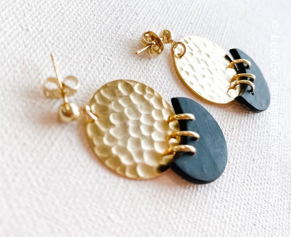 Black & Gold - perfect now and always 🖤
Find her on the site or DM if it’s better for you 🙌🏼
#leeandlo #handmade #wearables #jewelry #accessories #fromscratch #shopsmall #shopsmallbusiness #shophandmade #madetoorder #handmadejewelry #gift #giftideas #gifts #treatyourself #holiday #holidayguide #winter #2025 #fashion #instyle #ontrend #igdaily #instagood #trendsetter #jewelrydesigner #designer #gold #black #blackandgold