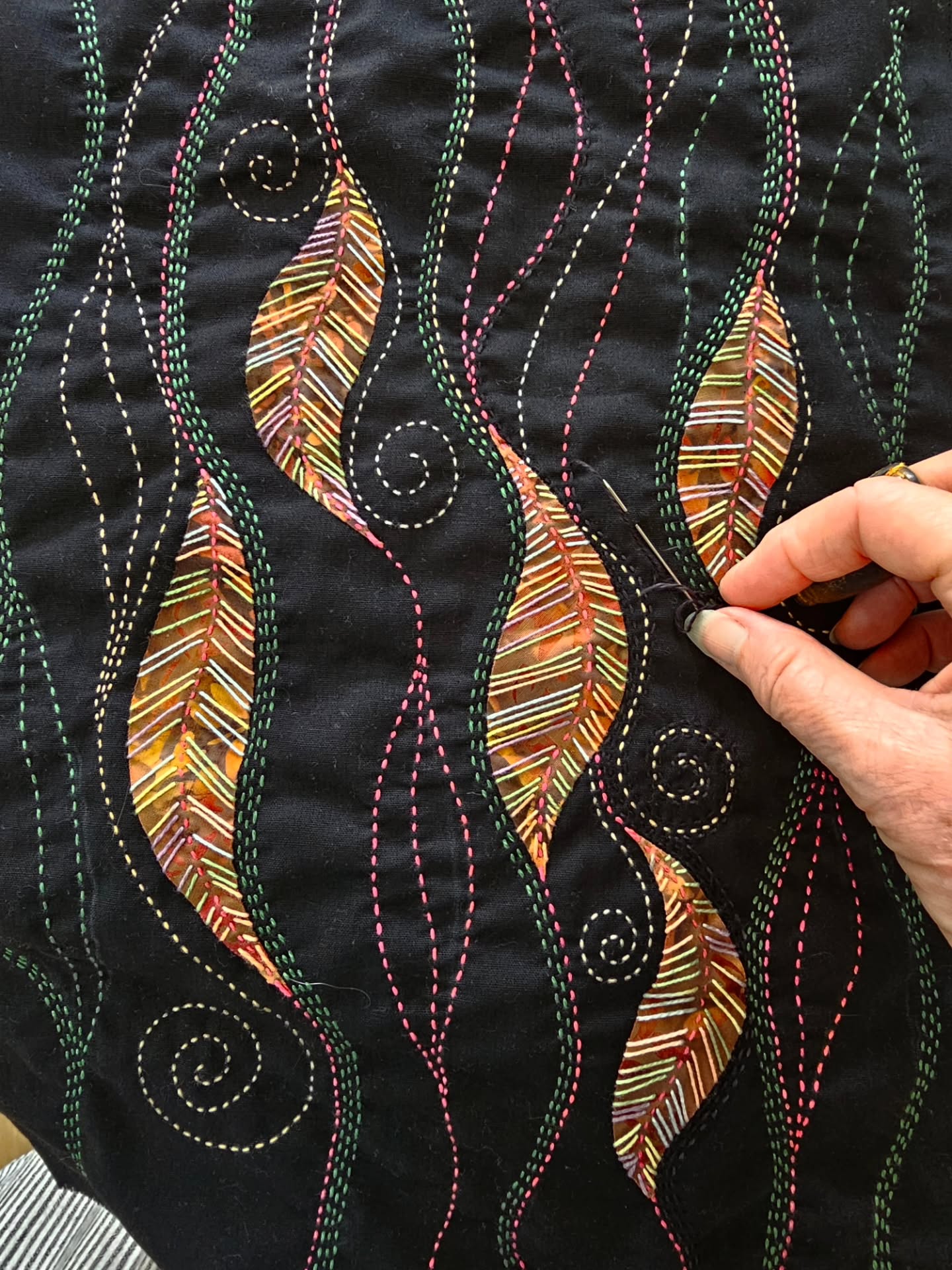 Currently sitting in the @theartistwindowgallery doing my duty for the day. There are new works in the Gallery...
Meanwhile my #slowstitching is slowly growing.... I popped into @stitchmakers_nz and topped up my thread stash. Found the perfect slightly variegated black thread for the background.
#artistatwork #textileartist #artquilter #mixedmediatextileartist #textileart #slowstitching #slowstitch #runningstitch #inspiredbyleaves #leaves #handstitching #leafshapes #contemporarystitch #contemporarytextileart #contemporaryembroidery #stitchedart #stitch #inspiredbypattern #surfacepattern #stitchasmarkmaking #markmakingwithstitch