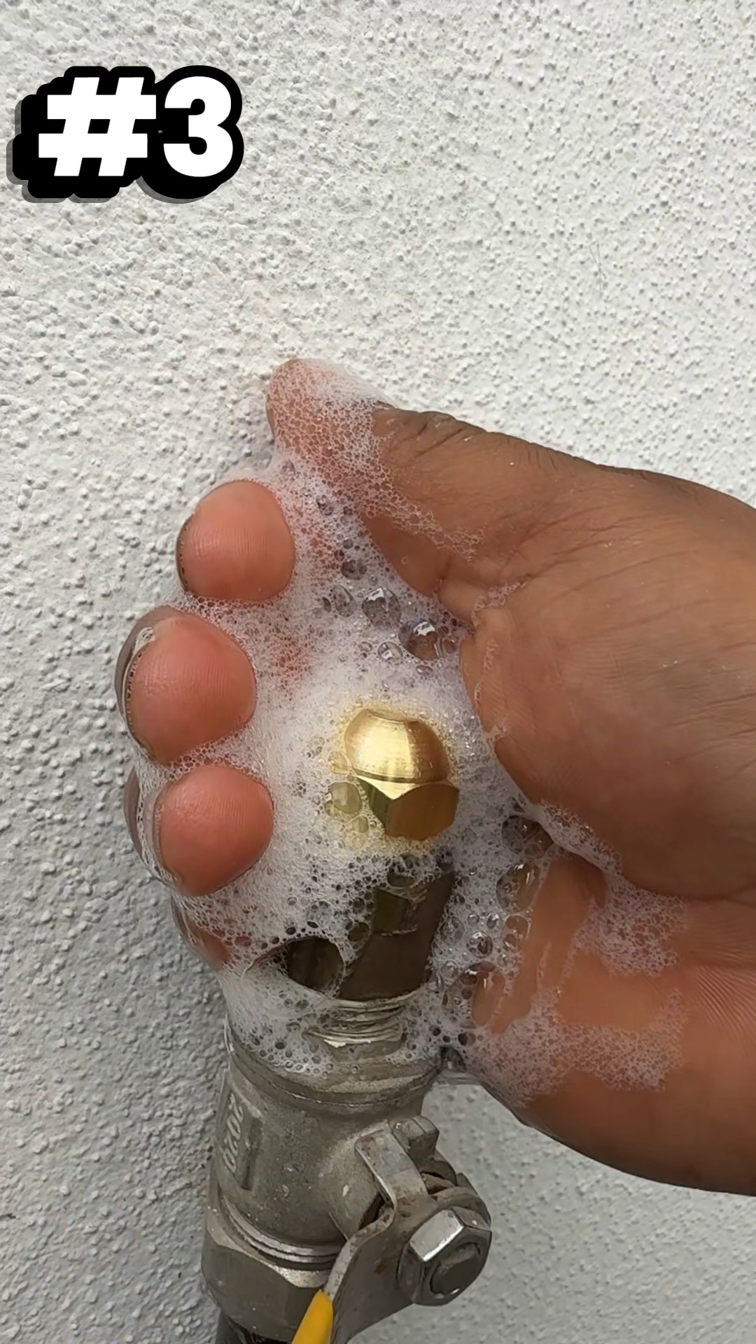 Este tip te puede salvar de un buen susto 😱
La llave de paso del gas puede abrirse sin querer, pero con este truco aprenderás cómo evitar fugas y mantener todo bajo control en tu hogar. ⚙️