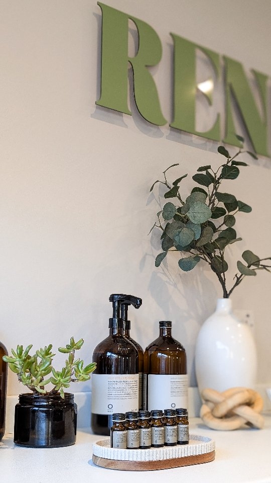 Good vibes, great company, and a splash of creativity 🎨🍷
Our paint & sip night with @tinybloomplaycafe was the perfect mix of laughter, colour, and pumpkin magic! 🎃