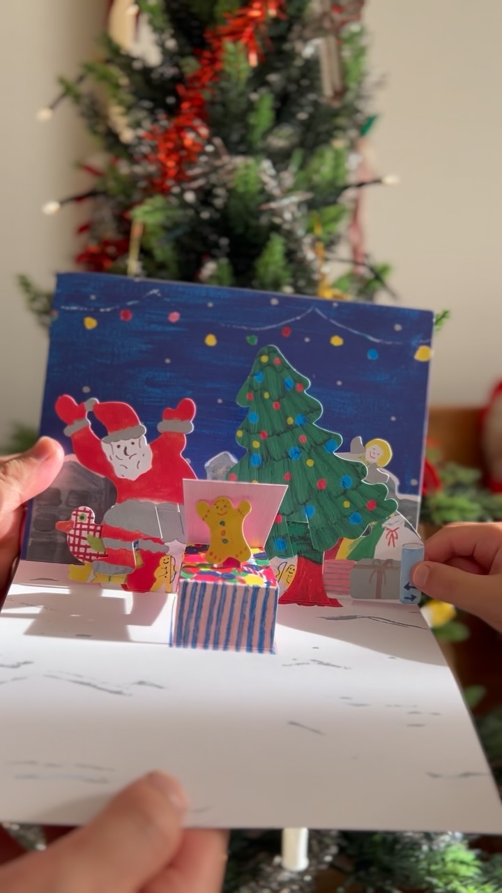 踊るサンタのポップアップカードが出来ました🎅🎄🕺
Here’s our new dancing Santa pop-up card!
遊び飾りさんのショップからご購入いただけます
👉 @asobikazari
-
Illustration: Kanako Tomono @kanakotomono
Design: Tomomi Ueda @bobutomo
Paper Engineering: Kumpei Shindo @kum_pesora
Production: フジセン @fujisen.mokuzai
-
#PopUpCard #PaperEngineering #christmas