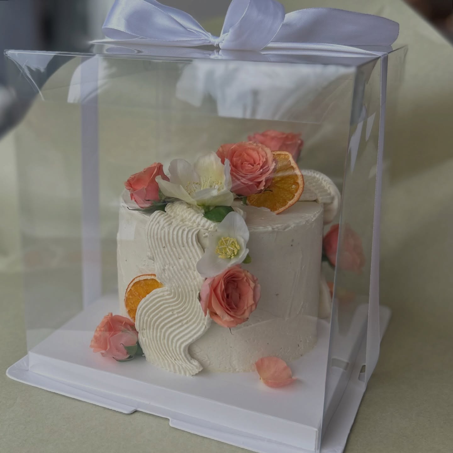 A little pistachio cake for a birthday celebration today 💫