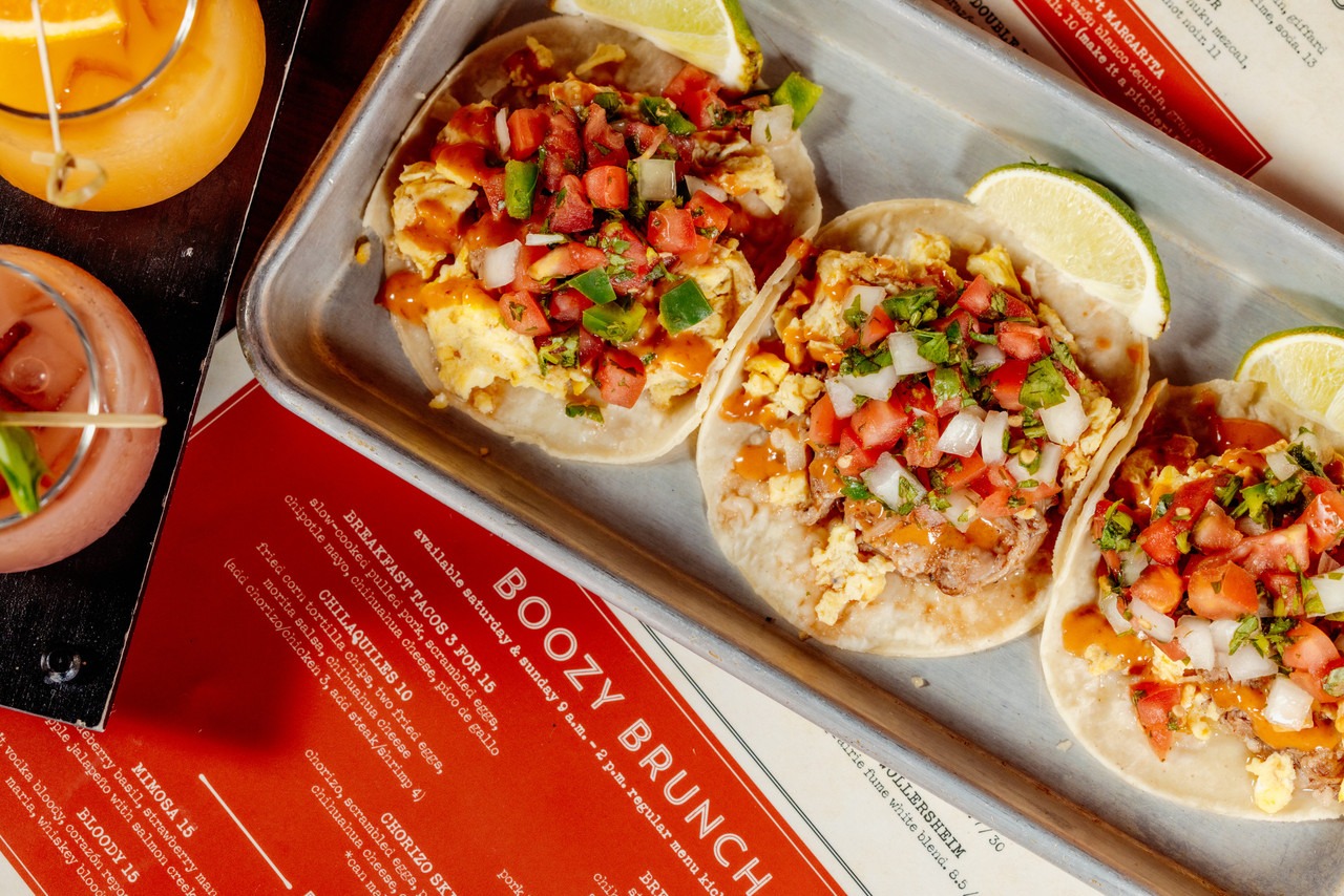 🔥 BOOZY BRUNCH MENU HIGHLIGHT🔥
BREAKFAST TACOS (gf) - slow-cooked pulled pork, scrambled eggs, peppers & onions, chipotle aioli, chihuahua cheese, pico de gallo.
Available Saturdays & Sundays 'til 2 pm. View full menu at link in bio.
