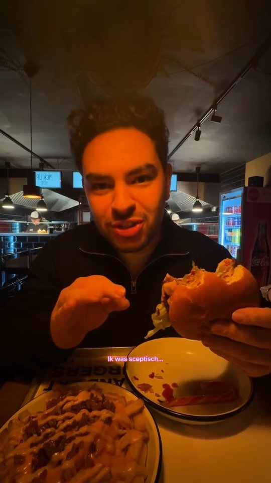 ✨ Ook deze creators kwamen bij ons langs!
Altijd tof om zulke mooie content van onze spot te zien 🔥
Thanks for stopping by & showing Patty N Bun some love 🍔💛
.
.
#pattynbun #maastrichtfood #smashburger #burgerlover #foodiesnl #maastrichtcity #foodreels #viralfood #foodtiktoknl #foodspot #kerstmarkt #christmas #liege