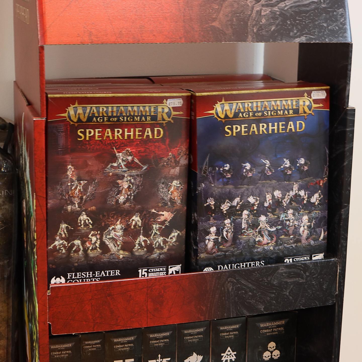 🎁 Looking to start your very own Age of Sigmar army or trying to get a friend to join you in some epic battles? Well spearheads are the perfect boxes to get your army in its humble beginnings!
-
Drop by the Hobby Shop today between 11am and 3pm to start some Flesh Eaters, Daughters of Khaine and more!
-
#unitedbrickshobbyshopshop #castledouglas #lego #minifigures #dumfriesandgalloway #scotland #legoset #unitedbricks #warhammer #cobi #megabloks #boardgames #tradingcardgames #hobby #wargaming #miniatures