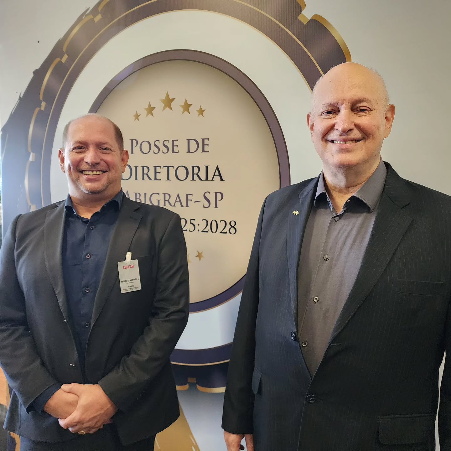 André Giannobile, diretor da Abiea, prestigia a posse de João Scortecci para o segundo mandato à frente da Abigraf-SP. O evento acontece na sede da Fiesp, na Av. Paulista.
#Abiea #posse #abigrafSP #FIESP
