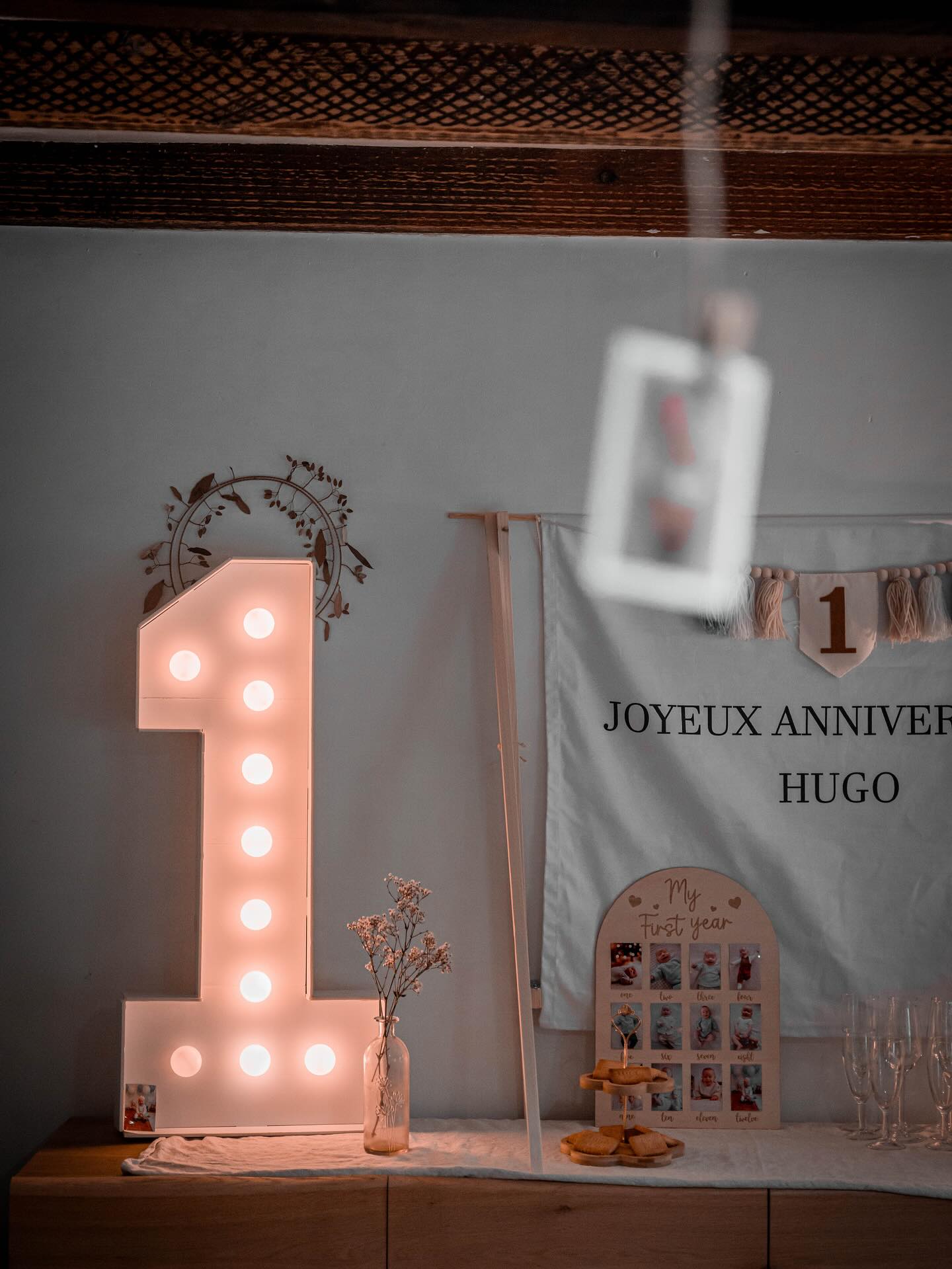 JALMA’Event ✨ L O C A T I O N ✨
Pour le premier anniversaire d’Hugo, Charlene et Corentin avaient envie d’une jolie décoration personnalisée.
Pour préparer le joli brunch d’anniversaire ils ont loué plusieurs articles disponibles sur mon site : des panières, serviettes de table, dessous de table, numéro lumineux, des vases, quelques éléments personnalisés et autres articles de décoration.
Tu n’as pas envie d’acheter toute la décoration parce que tu n’as pas la place pour stocker ? Tu as envie d’une décoration personnalisée ? Contacte moi ➡️
✨ via le formulaire de contact de mon site internet : jalmaevent.fr
✨ par Email : jalmaevent@gmail.com
✨ par Instagram
#event #anniversaire #organisation #jalmaevent #decoration #eventpreneur #entrepreneur #birthday