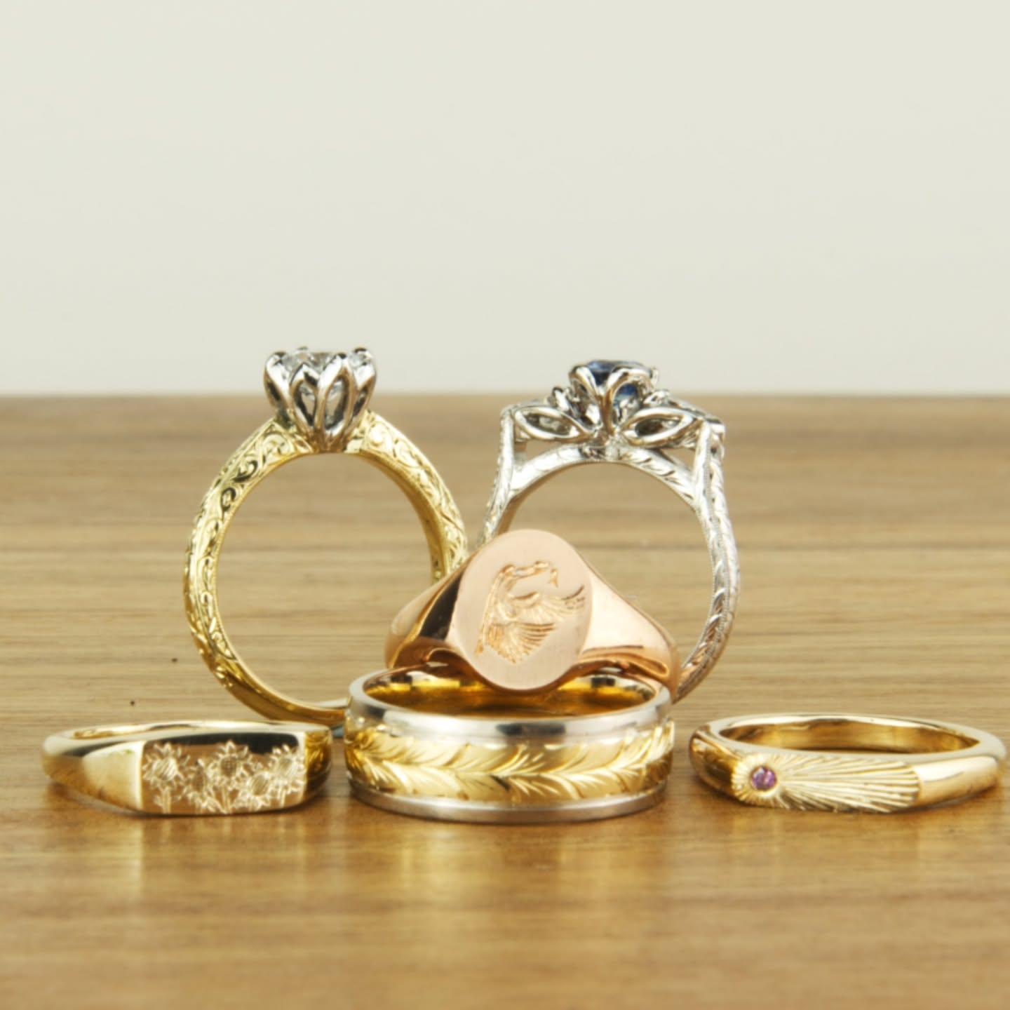 I've added a few hand engraved rings to my Christmas stock. Each one made in solid gold and platinum at my bench with those extra little details to make it truly one of a kind.
I only have a handful, and once they're gone, that's it until the new year. So if one speaks to you, or reminds you of someone you love, send me a message. I'm always happy to help you choose the right one.
#alexandragasparinijewellery
#handengravedjewellery #signetrings #handengravedrings #heirloomring