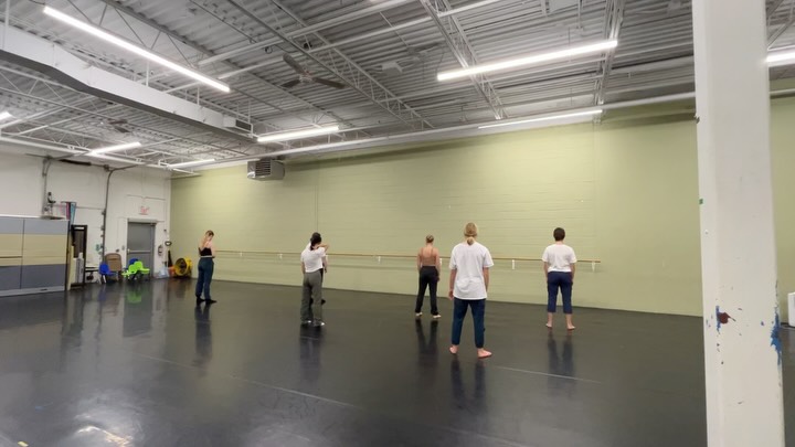 @taylor.radley43 closed out our November drop ins with a contemporary combo!!!
#rdp2025 #rhapsodydanceproject #adultdance #combo