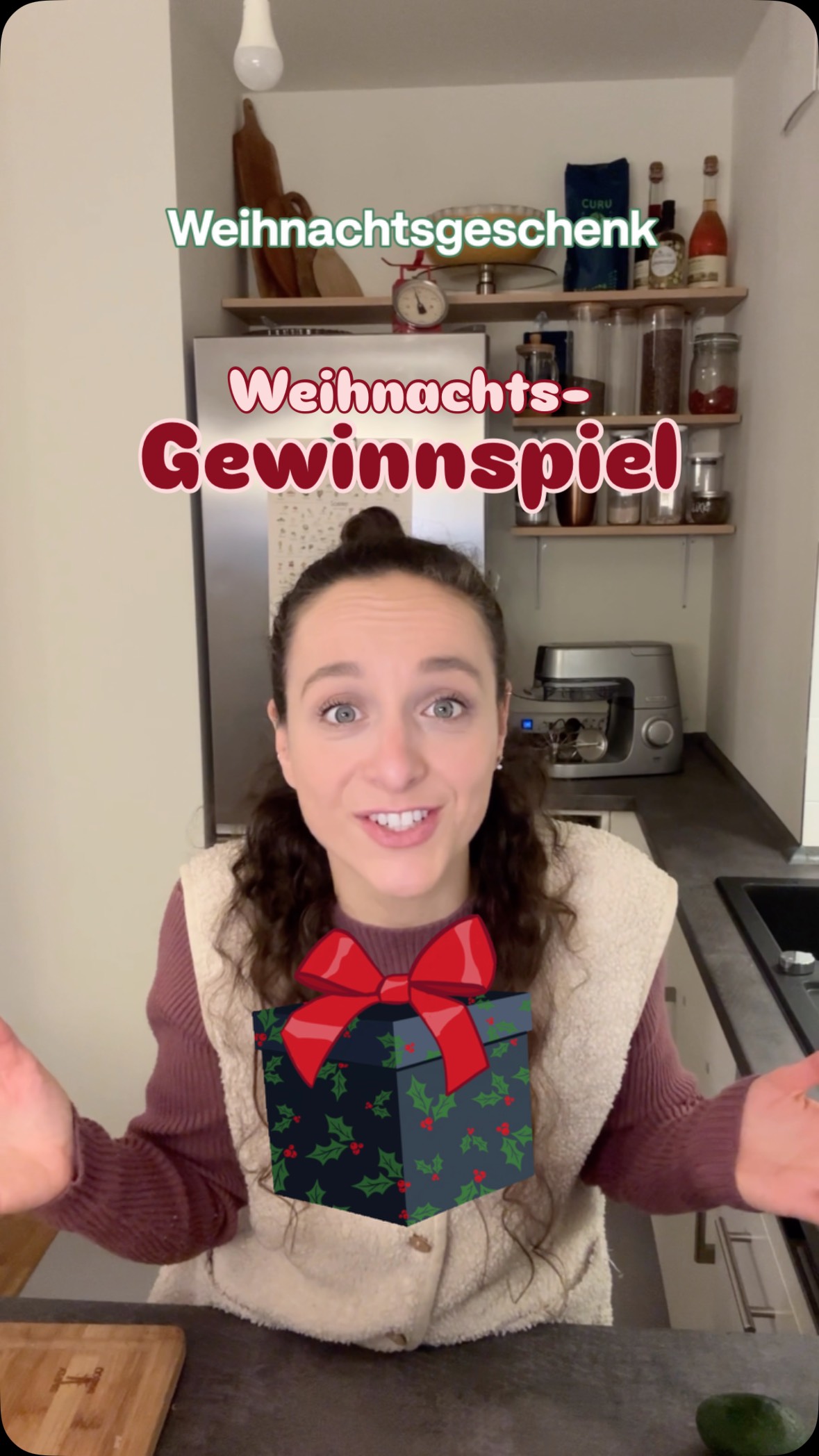 🎁 GEWINNSPIEL – 3x Saisonkalender! 🎁
Kommentiere dein Lieblingsgemüse und sichere dir die Chance auf einen von 3 Saisonkalendern – das perfekte nachhaltige Weihnachtsgeschenk! 🌿✨
Und falls du’s im Reel überhört hast: Grünkohl zählt zu den nährstoffreichsten Wintergemüsen überhaupt – vollgepackt mit Vitaminen, Mineralstoffen & Antioxidantien. Eine echte Winter-Powerpflanze! ❄️💚
So machst du mit:
1️⃣ Like den Beitrag
2️⃣ Kommentiere dein Lieblingsgemüse
3️⃣ Folge @jankalicious_ & @eatsmarter_de auf Instagram
(Keine Barauszahlung, Rechtsweg ausgeschlossen
Ende: 10.12.25)
Auslosung: per Zufall, Gewinner:innen werden per DM benachrichtigt.
Viel Glück & eine grünkohlstarke Adventszeit! 🌱✨
#gewinnspiel #saisonkalender #weihnachtsgeschenk #nachhaltigschenken #grünkohl #saisongemüse