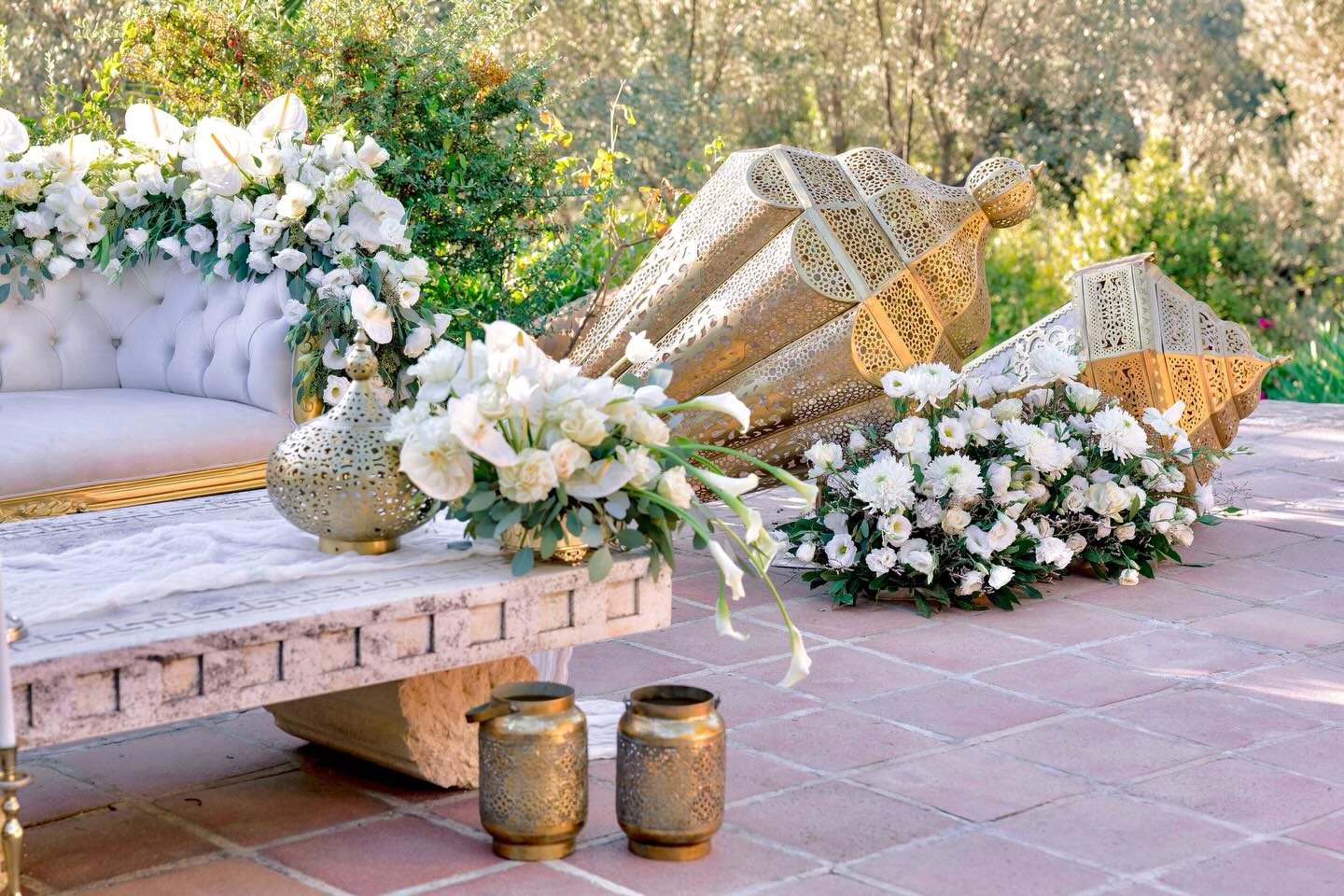 Not all lanterns are meant to be hung — some are destined to glow from the ground up, casting warmth and charm in the most unexpected places. ✨ Let the light guide the vibe.
#LanternLove #DecorDetails #GroundGlow #AmbientLighting #WeddingInspiration #DesignMatters #KaremEvents