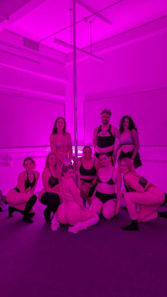 were still dreaming about Seksy Flow in Socks with @luna.minxx last weekend 🧚🏻♀️✨💗
Thank you to everyone who joined Luna for this delicious $krippa flow workshop, it was a privilege to have Luna share with us her years of experience dancing in the clubs.
The $ensor$hip of SWer$ on Instagram is having a devastating impact on their presence on social media and their livelihoods, please continue to report missing accounts and support $Wers however you can.
Stay tuned for more info on future workshops! ✨
