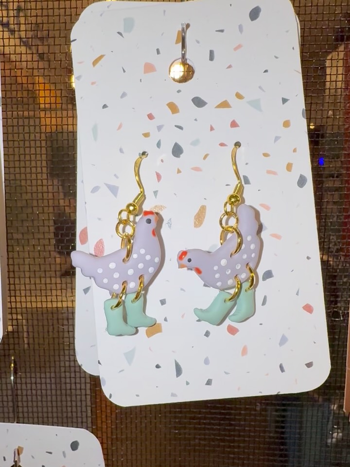 Obsessed with these NEW arrivals from @sydnicarlsonart pieces straight outta Clayton, Georgia! 😍