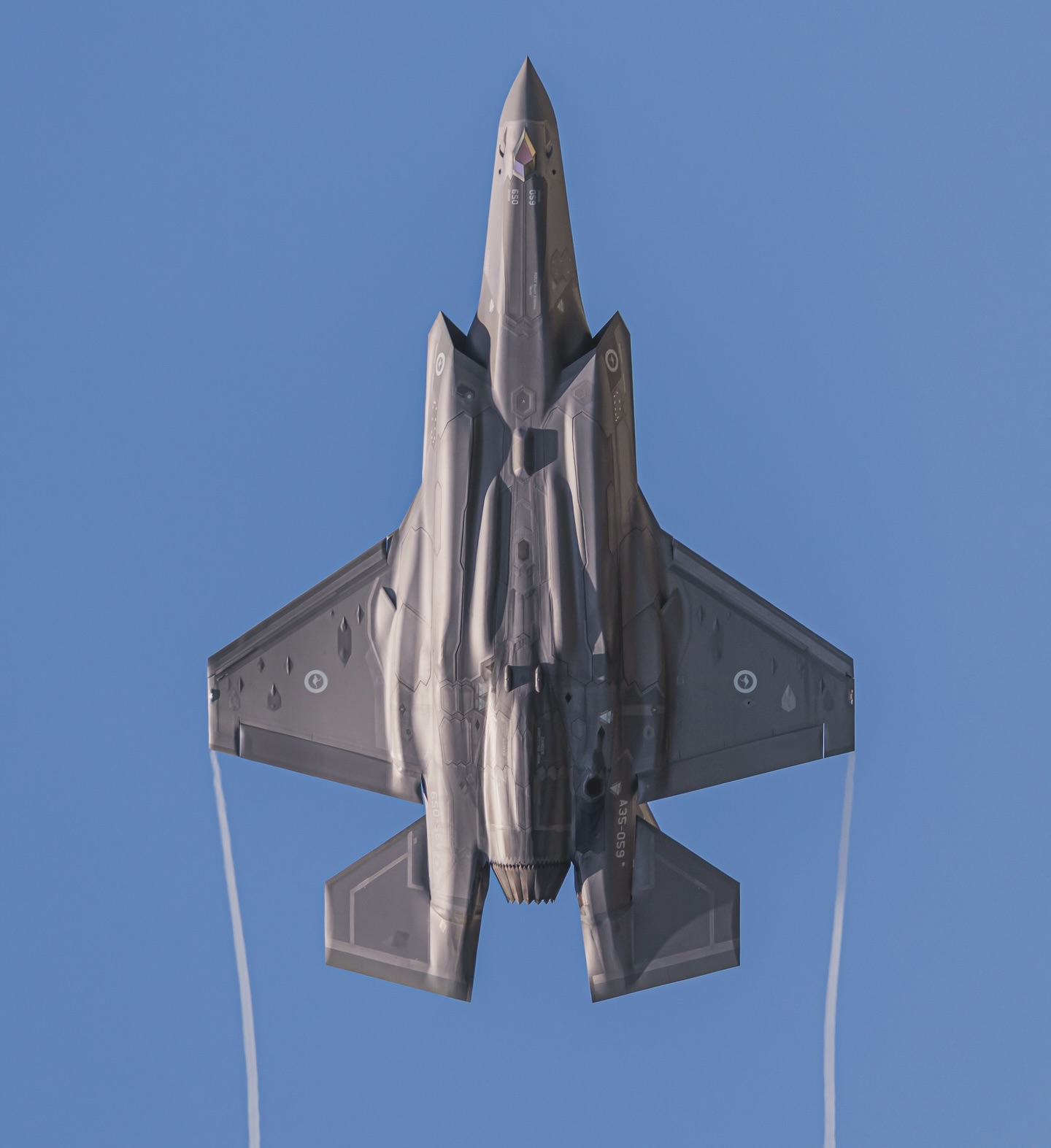 @ausairforce put on a show. Thanks legends. Adelaide officially has the safest skies.
#ausairforce
#f35 #jet #airforce