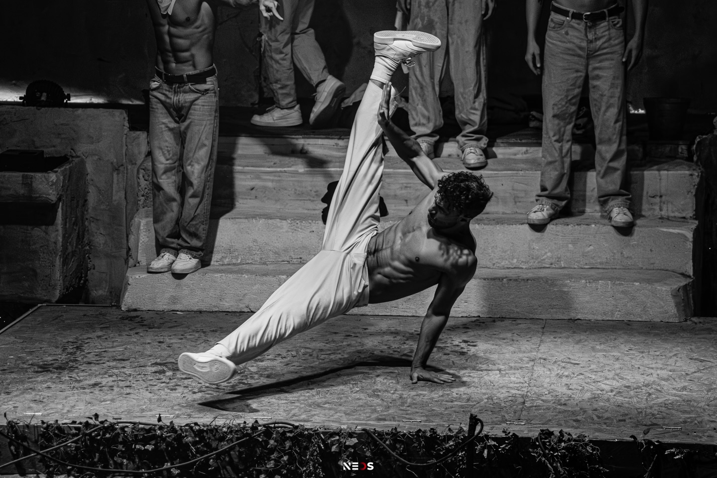 3/3 • Plongez dans l’énergie des MAGIC BOYS !
Un show unique en France, mêlant danse masculine, humour et performances complètement déjantées 🔥
Avec NEOS, nous avons capturé toute l’ambiance incroyable de cette troupe pas comme les autres, en pleine action au mythique Zapata à Toulouse.
📍 Lieu : @zapatatoulouse
📸 Photos : NEOS PRODUCTION | @juliendurand19
🎭 Show : @magicboysfrance — les seuls en France à proposer ce concept !
• Restez connectés… de nouveaux projets arrivent très vite avec eux !
#photographer #magicboys #zapatatoulouse #toulouse #blackandwhite