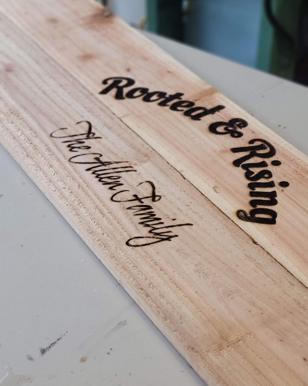 Rather than choosing a simple cedar planter, the customer decided on this customized 46-inch planter box as a unique present for her family.
#uniquegift #giftforfamily