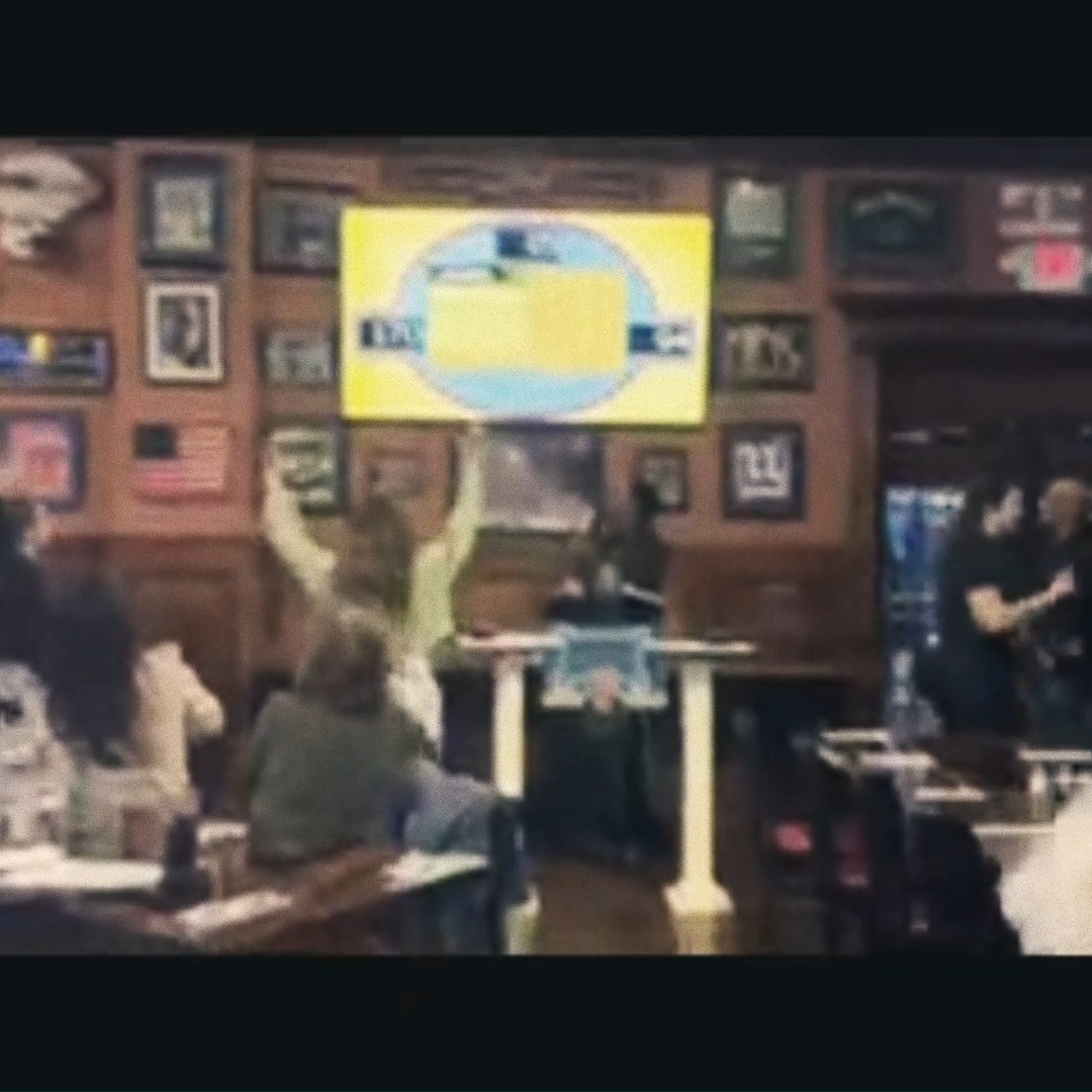 ❤️ They're gonna PLAY!!! @themaineventny LIVE!! Cuisine, Friends, Prizes, Trivia, and so much more...🤳🏾
TUESDAY DECEMBER 23RD, 2025
📍1815 Broadhollow Rd # 6, Farmingdale, NY 11735
📆Time: 7-9pm.😊
Good vibes, good eats, great wins! So.. follow the winning 🏆 on @eventbrite Na'Quel Games 🥂
->>>> Let's Play <<<<-
Christmas Movie Trivia Questions.
1. In Home Alone, who helps Kevin escape from the burglars?
His neighbor
A police officer
His big brother
2. In The Muppet Christmas Carol, what is Scrooge’s first name?
Rizzo
Ebenezer
Fozzie
#NaquelGames #MainEvent #WINNERS #LiveHosted #GameShow #Trivia #NightGames #AllAges #TVStyle #Contestants #NameThatTune #FamilyFeudLive #JeopardyShow #Farmingdale #LongIsland #Dine #Drink #Friends #Applause #Vibes #Cheers #Themes # SayWhat #GameTime