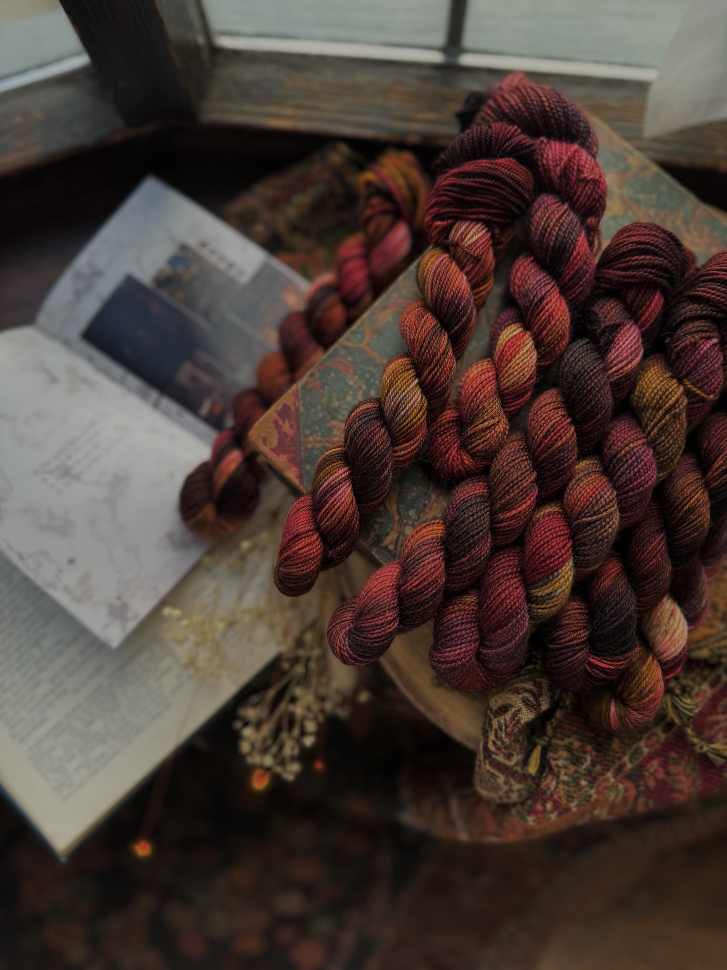 ‘The quiet between the pages’ - Day 1 🖤🥀
I really hope that you have all enjoyed day one of the advent and day 2 😉 we are starting with a dark little red number focussing in on the book shop in the inspiration moodboards.
#thesocietyofquietsolitudes