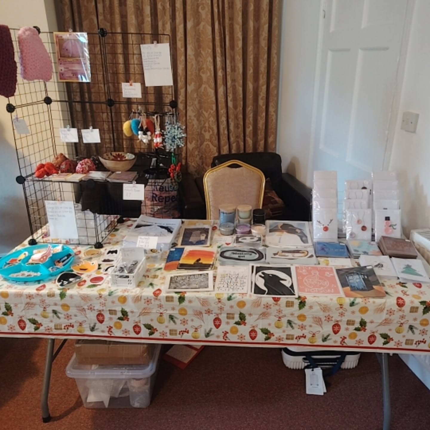 Lupton Christmas market this whole weekend! #artstall #plushies #stickers #creedconventions #illustration #illustrationartist #art #artist #artistsoninstagram #artwork #artofinstagram #christmas #christmasmarkets #christmasart