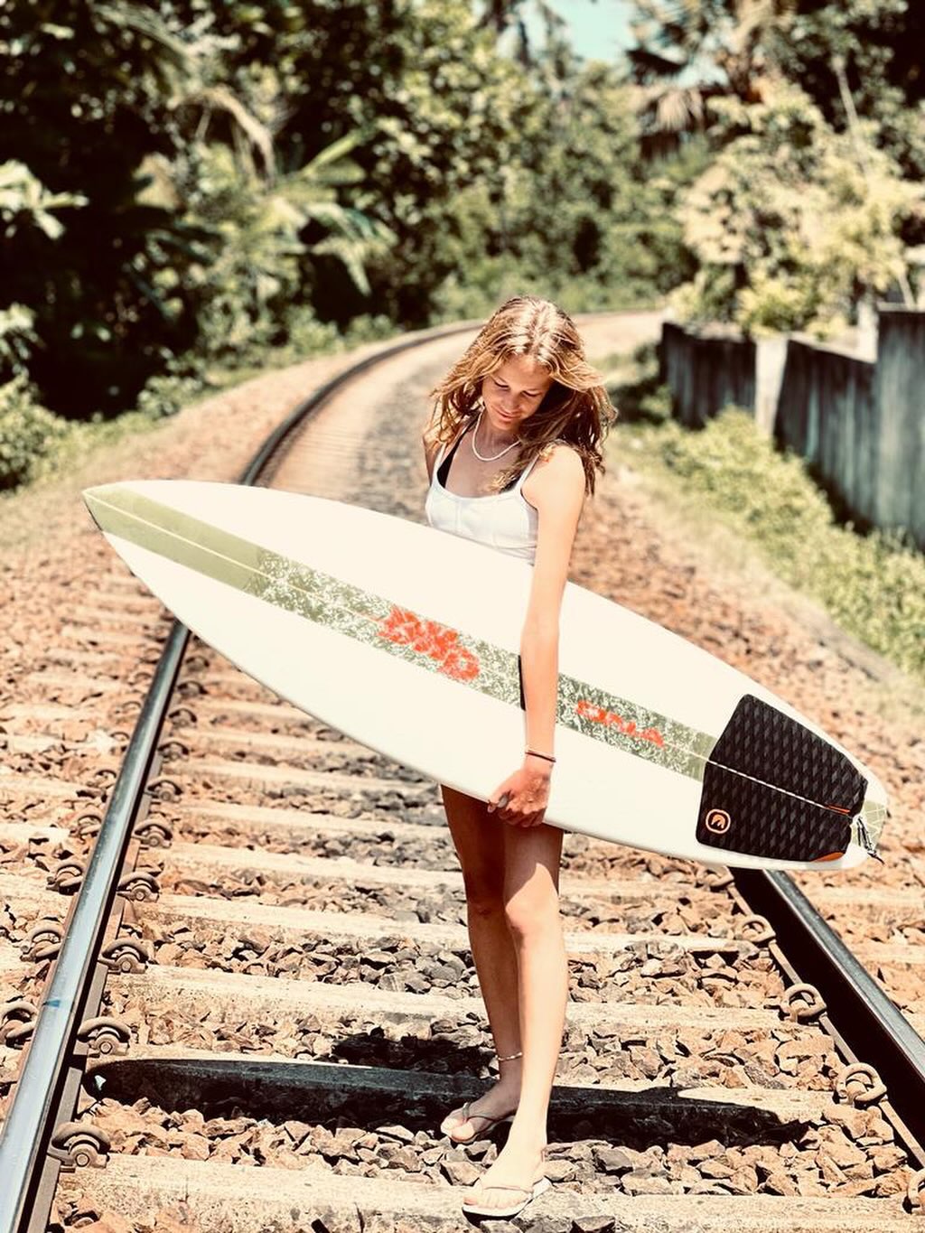 Surf girl 🏄♀️ #ahangama #surfergirl #travel #surflife #holiday
