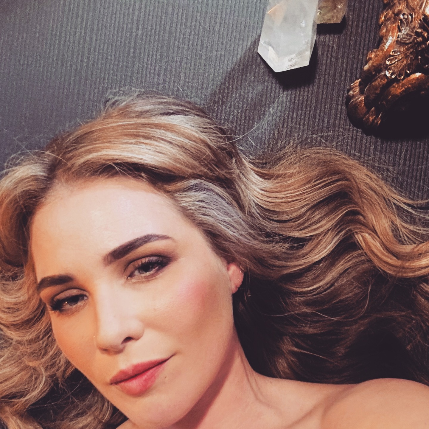 You’re allowed to shed, shift, recalibrate… at any hour.
Transformation isn’t scheduled — it slips in the moment you decide to pay attention.
Magick tip: Picture roots spiraling from your feet into the earth, letting your crystals amplify the release and your mat hold the grounding.
Rise lighter whenever you’re ready. 🌿💫
#Auralune #CrystalHealing #WitchyVibes #MysticMood #YogaMagic #DailyRitual #ModernWitch #CosmicEnergy #GlowFromWithin #GroundingPractice #SpiritualGrowth #Recalibrate #EnergyAlchemy #CrystalEnergy #YogaFlowVibes #AlignedLife #MagickEveryday #EarthEnergy #IntuitionWork #EmbodyYourPower #MysticAesthetic