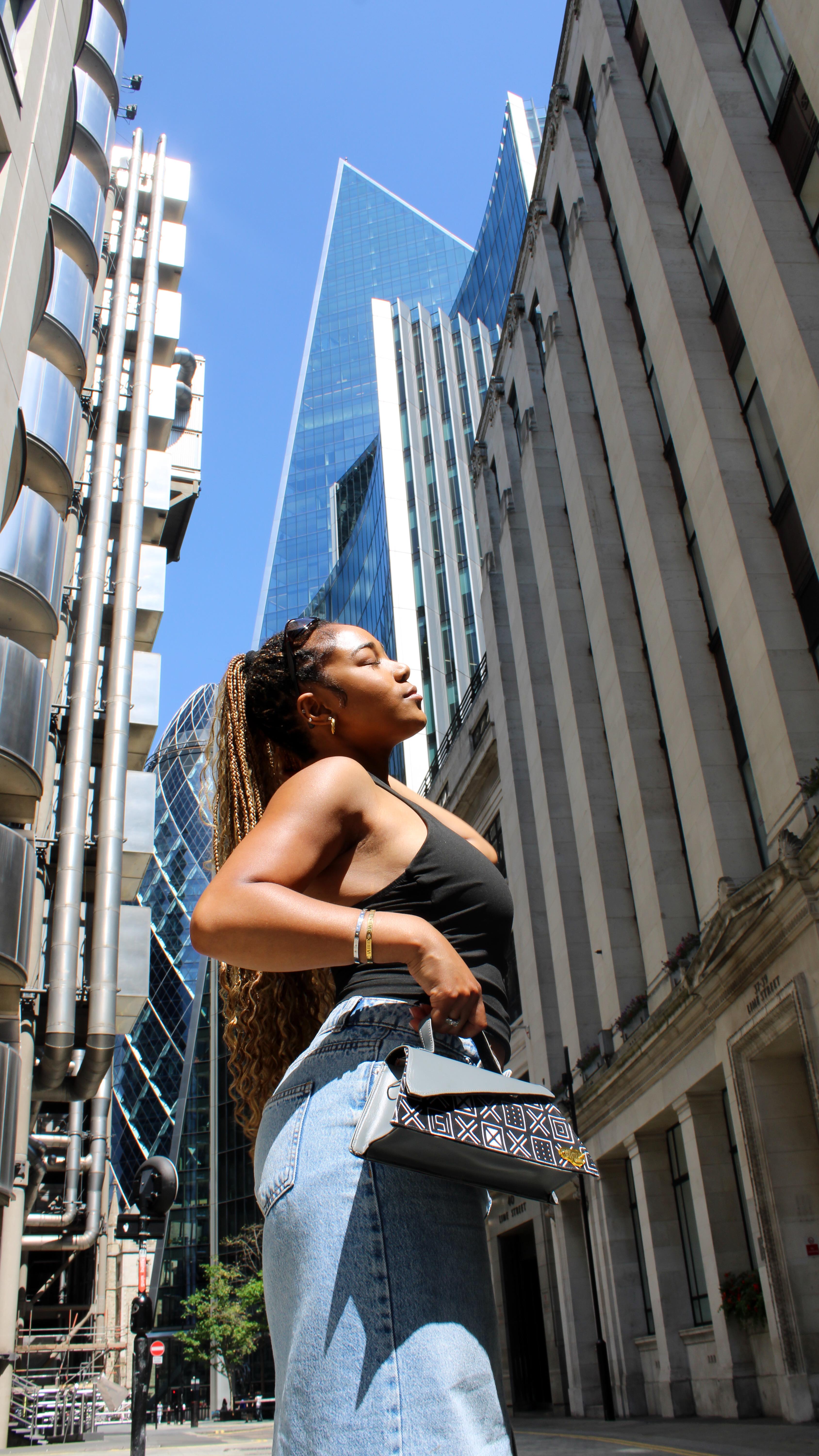 Architect 🔜 Designer to Photographer📸🤷🏾♀️ ??
@nkpogho looking stunning in the styling series for @bijoucreates with one of the OG impact mini bags
.
A bit of winter sun for you on this December morning 🥶❄️☀️
.
Shop the collection at bijoucreates.co.uk
.
#bijoucreates #statementbag #ankaraprints
