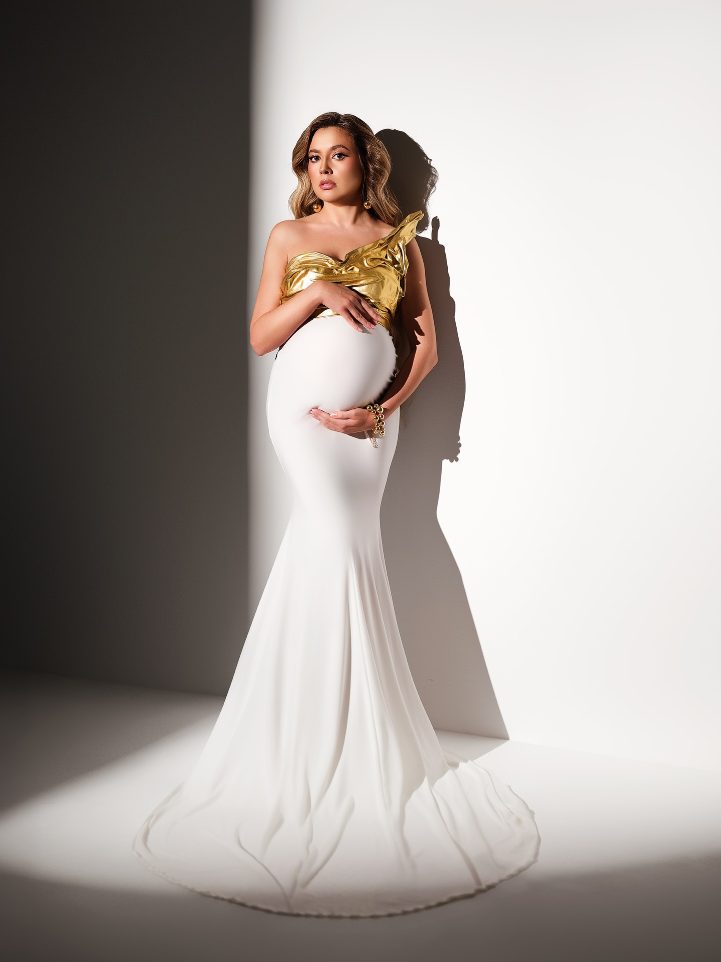 Amazing Kaja ❤️
Gold top: @sartoria_partenopea
Makeup: @svetlana.kvasnevskaya
#maternityphotography #pregnantphoto #babybauchshooting #schwangerschaft #schwangerschaftsfotografie