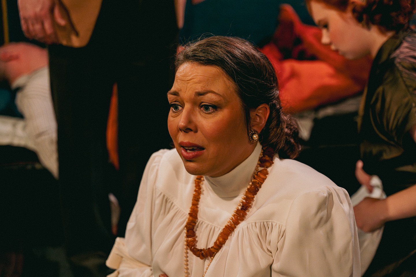 Idän pikajunan arvoitus Järvenpään teatterissa vielä neljä kertaa joulukuussa. Sen jälkeen esitys jää joulutauolle, mutta palaa ohjelmistoon jälkeen tammikuussa 2026.
Lipunmyynti on yllättänyt meidät ja alkuvuoden esityksetkin alkavat täyttymään. Kannattaa siis toimia nopeasti, sillä enää muutamiin esityksiin on lippuja jäljellä.
Esityspäivät 2026 ovat:
to 15.1. klo 18.30 (Loppuunvarattu)
pe 16.1. klo 18.30 (Loppuunvarattu)
la 17.1. klo 17.00 (Loppuunvarattu)
pe 23.1. klo 18.30 (Loppuunvarattu)
la 24.1. klo 17.00 (Loppuunvarattu)
su 25.1. klo 15.00 (Täyttymässä)
to 29.1. klo 18.30 (Täyttymässä)
pe 30.1. klo 18.30
la 31.1. klo 17.00
pe 6.2. klo 18.30
la 7.2. klo 17.00
su 8.2. klo 15.00 (Täyttymässä)
to 12.2. klo 18.30 (Täyttymässä)
pe 13.2. klo 18.30
Tässä loistava idea vaikka pukinkonttiin!
#idänpikajunanarvoitus #agathachristie #kenludwig #järvenpäänteatteri #kalletahkolahti #teatteri #aineetonlahja #joululahja #järvenpää
Kuva: Alex Fränti