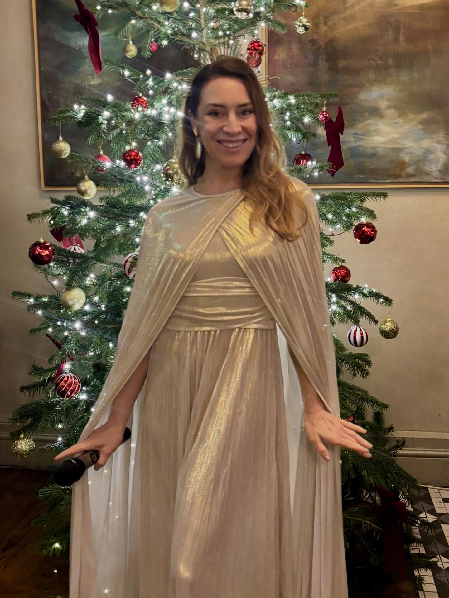 Need a fun, cheeky AND glamorous host for your show/party/event?
What are you waiting for? Slide into my DM’s and let’s have a blast.