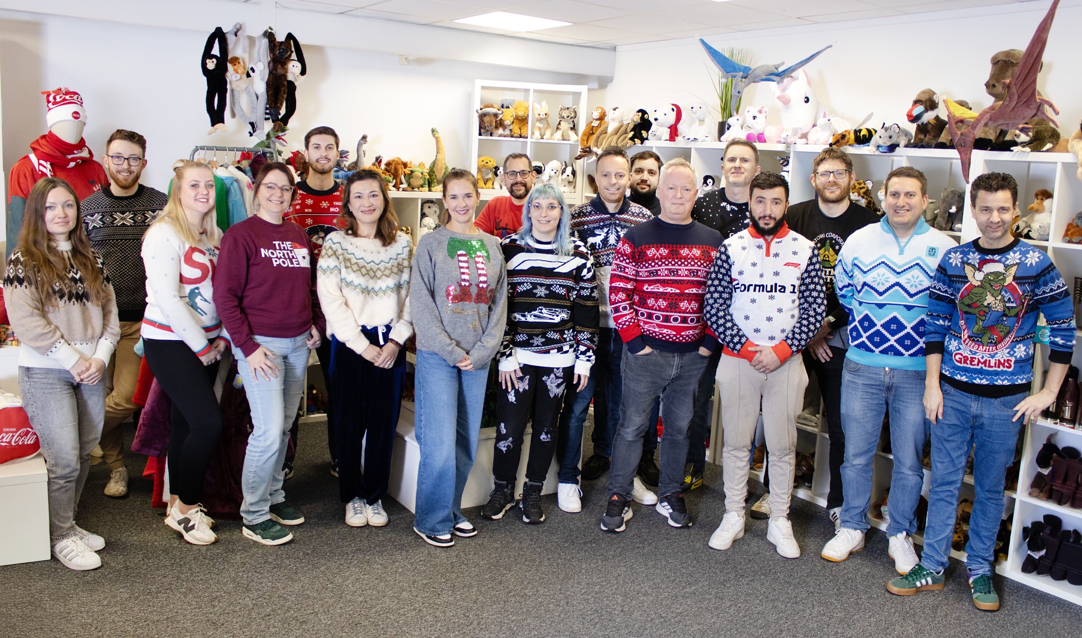 🎄😊 Bringing some festive cheer to the workplace at The Gift Scholars — Christmas jumpers approved!
#TheGiftScholars #TeamCulture #FestiveFun #ChristmasJumpers #WorkplaceCulture