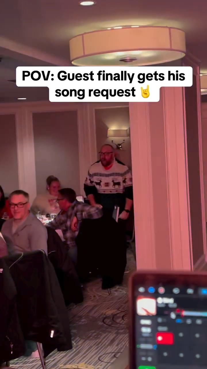 He waited 5 years for this moment (or at least it felt like it) 😂
#songrequest #livedj #dj