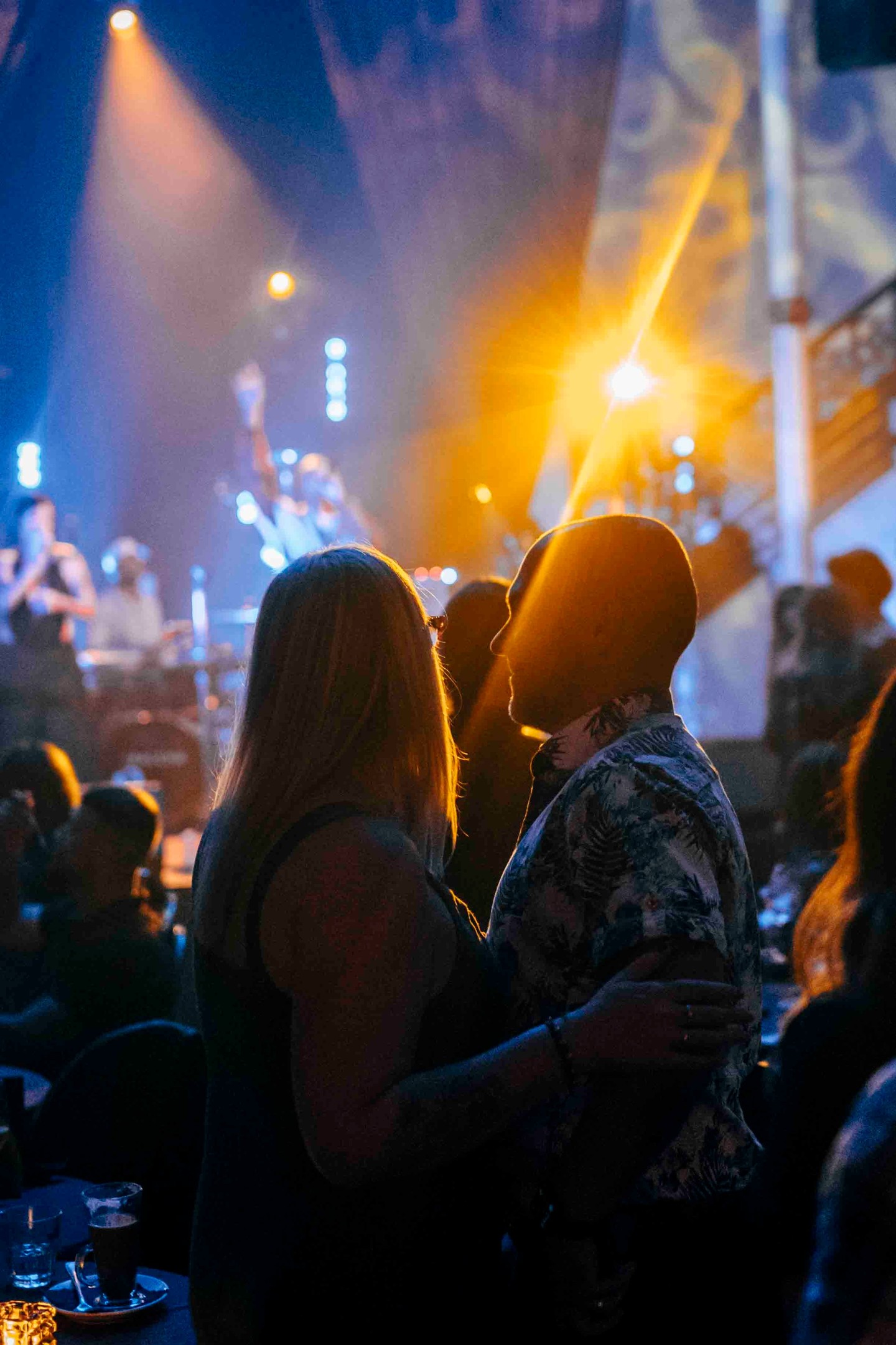 Plonge dans la magie du Balcon — là où la bonne bouffe rencontre la musique live électrisante et une ambiance qui te fait vibrer. Viens pour le spectacle, reste pour la soirée. 🎶🍽
🎟 Billets disponibles sur lebalcon.ca
Step into the magic of Le Balcon — where great food meets electrifying live music and an ambiance you’ll feel in your soul. Come for the show, stay for the night. 🎶🍽
🎟 Tickets available at lebalcon.ca
#LeBalcon #SoiréesMontréal #MusiqueLiveMontréal #GoodVibesOnly