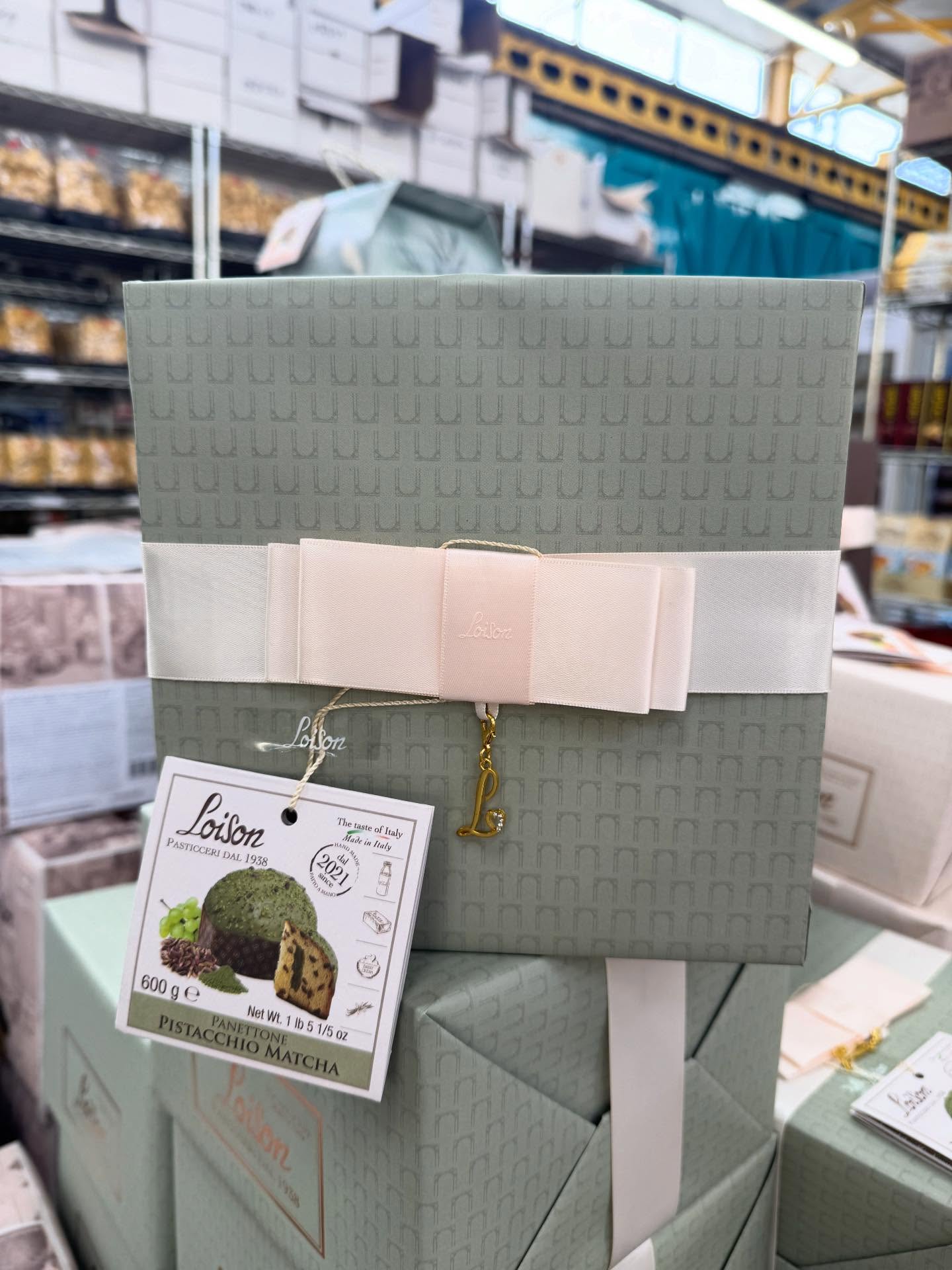 🎅 IF YOU ARE PISTACHIO LOVER, YOU CAN’T MISS THE LAST CHANCE TO GRAB THE PERFECT @loisonpanettone
LAST STOCK AVAILABLE HERE AT AMATO FOOD PRODUCTS ! 🎄
#loison #panettone #amatofoodproducts #christmastime