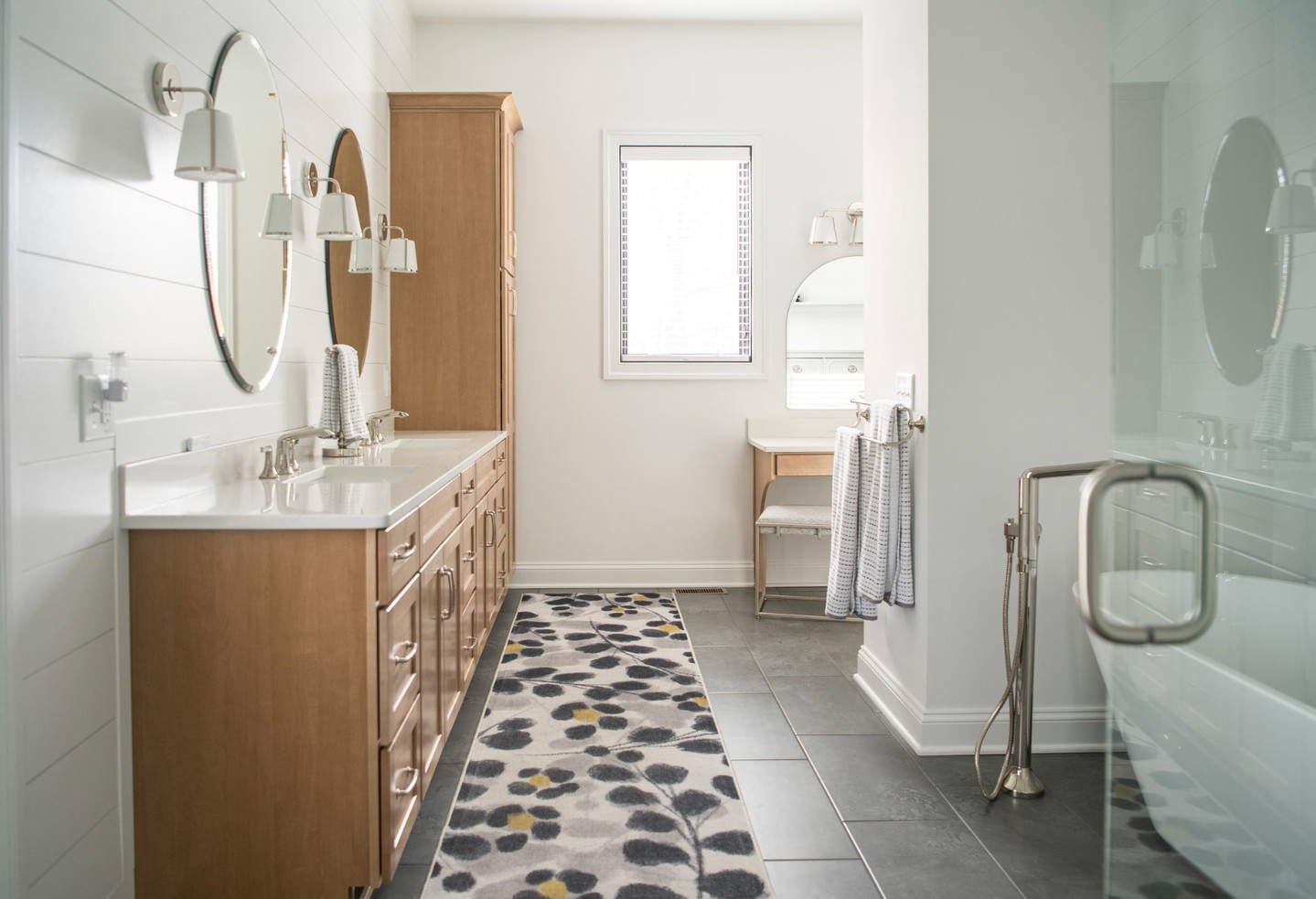 Dreaming of a modern sanctuary? Simply Home can turn your vision into reality.