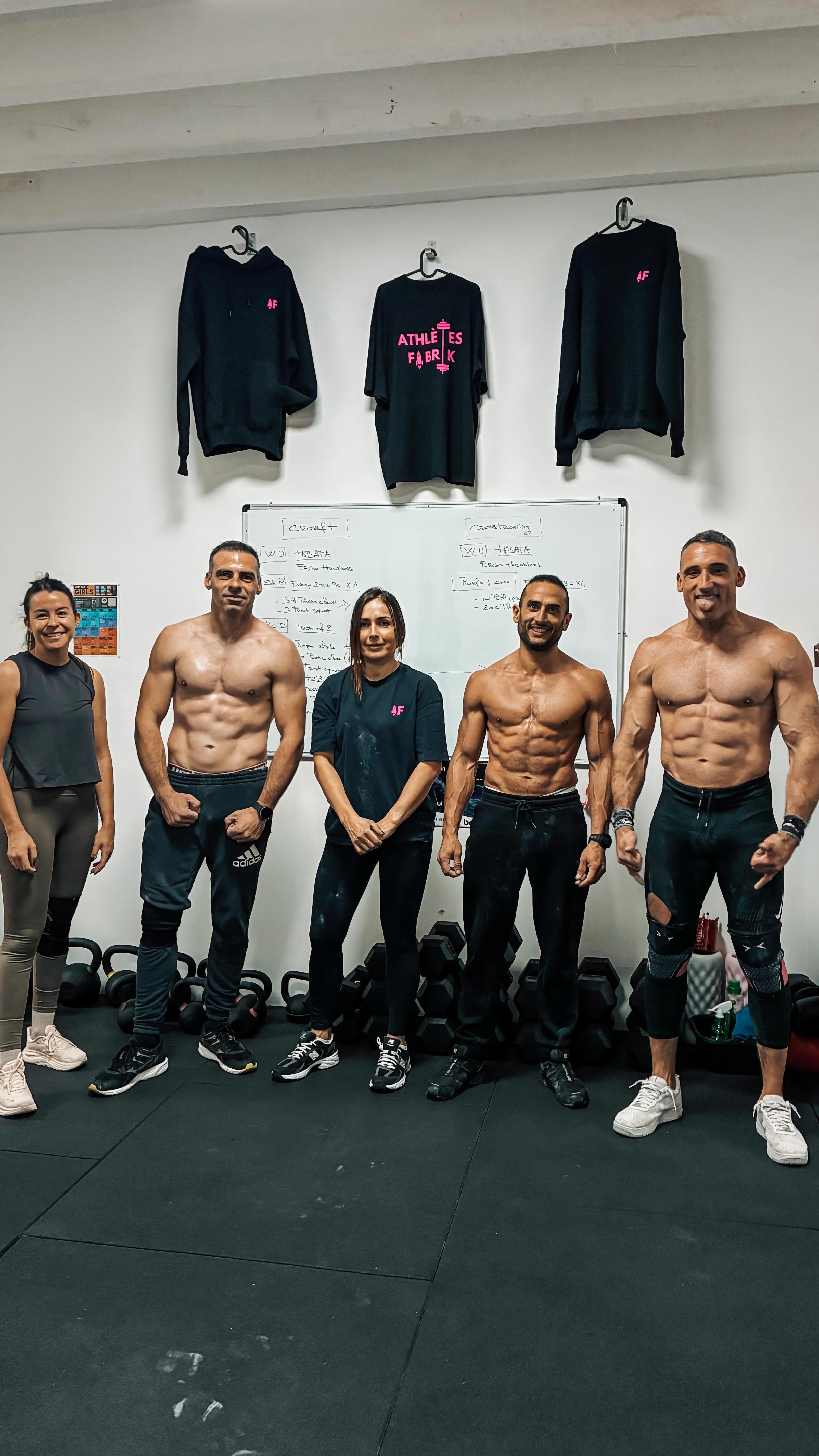 Parce que s’entrainer seul c’est bien mais à plusieurs c’est encore mieux 🤩
Qui choisirais tu pour un WOD en team ? 💪🏻
#wodteam #crosstrainingnice #nicecotedazur #athletesfabrik #salledesportnice #coachingsportif #courscollectifs #gymbro