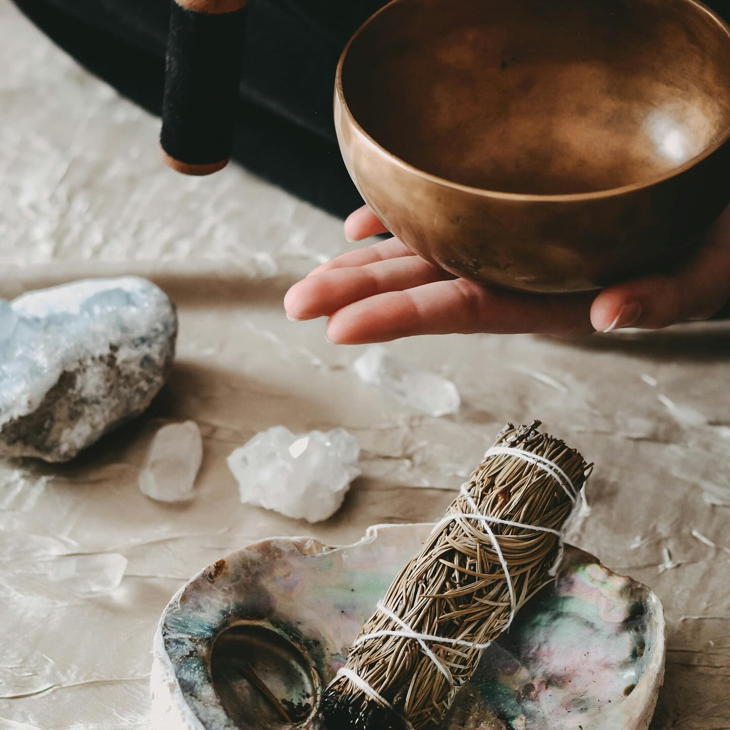SoundBath Wednesday Dec 10 6-7:30
Spots still available to join us for our first ever Sound Bath event.
DM for enrollment details.
#soundbath #healing #soundhealing #phoenixspiritualevents #phoenixevents