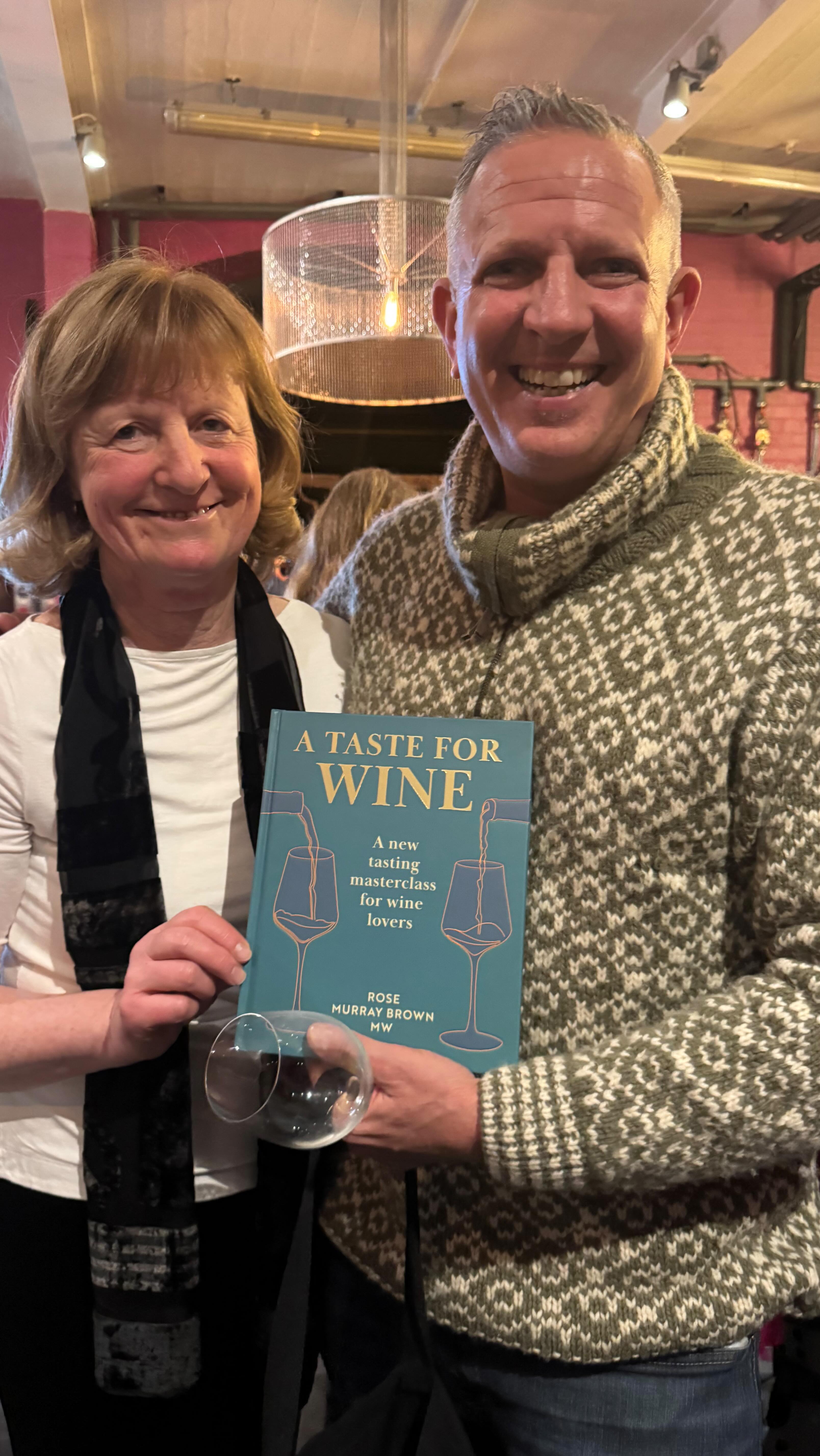 THE BUNNY STRIKES AGAIN! 🚀 🐰 💥
Look Mum, I’m in another wine book 👀
Congratulations to Rose Murray Brown MW on the release of A TASTE FOR WINE and the launch at @londoncru
Page 138 - PÉT-NAT WINE
“With names like I Wish I Was a Ninja, Astro Bunny, Flower Girl and Lost in a Field….”
As Meatloaf said, two out of three….
@rosemurraybrown @wildmanwine @lost_in_a_field @mastersofwine #astrobunny #pétnat #frolic pétnat drinkthe🌈
