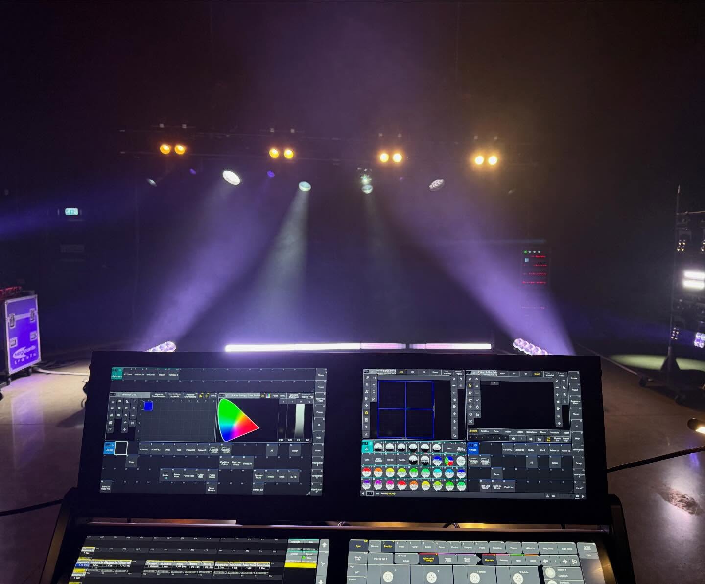 A look back on 2025. 💡💥
#lightingdesigner #stagelighting #lightingdesigns #liveevents #showdesign