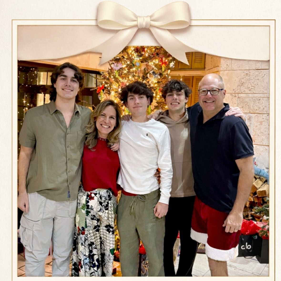 I’ve always been big on traditions. ✨
There’s something grounding about them…they anchor us in moments that matter to the heart
🎄
Sending holiday cards is one of those traditions that feels like it’s slowly fading. After COVID, and in this ever-digital world, we stay connected in new ways texts, posts, stories, quick hellos across screens.
🎄
And I love that connection. Truly.
But there’s still something so special about opening your mailbox and finding a card someone took the time, wrote your name, sent a little piece of their heart your way. Old-school? Maybe. Meaningful? Always.
🎄
Here’s my little nod to tradition, sent with love ❤️ this year they just might be happy 2026 🥂 arrival
🎄
#tradition #oldschool #ilovemail #doseofdaisy