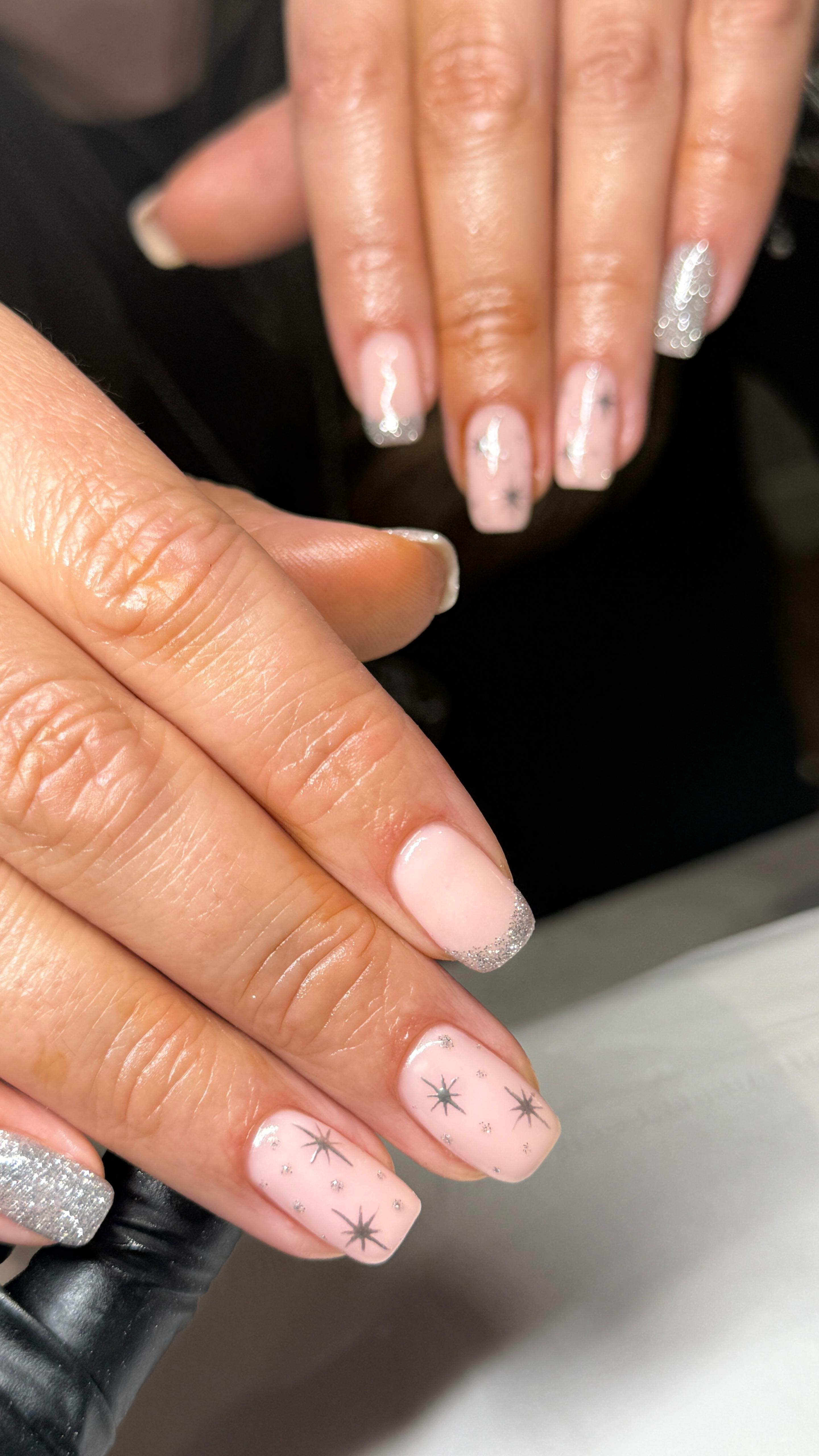 We still have a few nail appointments left before we close for Christmas .. DM to book or follow the link in our bio.
#cheltenham #salon #cheltenhambeauty #beauty #beautysalon #gloucestershire #bathroadcheltenham #skincare #beautyinthecotswolds #nails