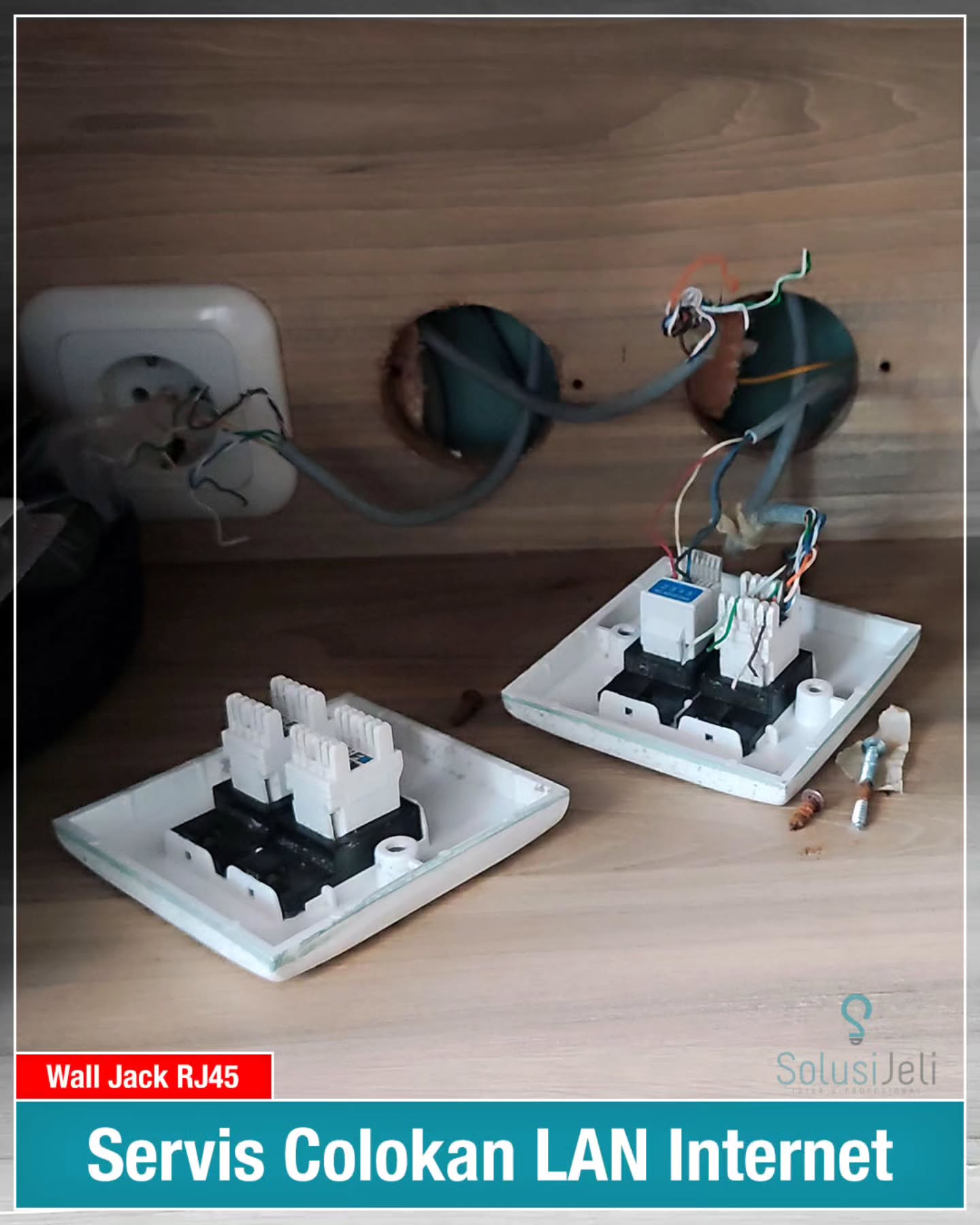 Klien punya masalah dengan internet di rumahnya. Ada colokan kabel LAN di tembok, tapi tidak aktif. Tidak bisa terhubung. Selama ini pakai extender saja dengan konsekuensi penurunan kecepatan.
Minta bantu ke kita untuk cek dan rapikan. Teknisi datang ke lokasi di Savia, BSD. Saat dicek, memang kabelnya salah pasang dan ada yang lepas-lepas. Sepertinya masalah karena dipindahkan oleh orang furniture.
Setelah dirapikan, koneksi lancar kembali. Bisa koneksi via kabel LAN. Internet sudah lebih cepat, lancar, stabil.
#serviscolokanLAN #modularjackRJ45 #pasangkabelLAN