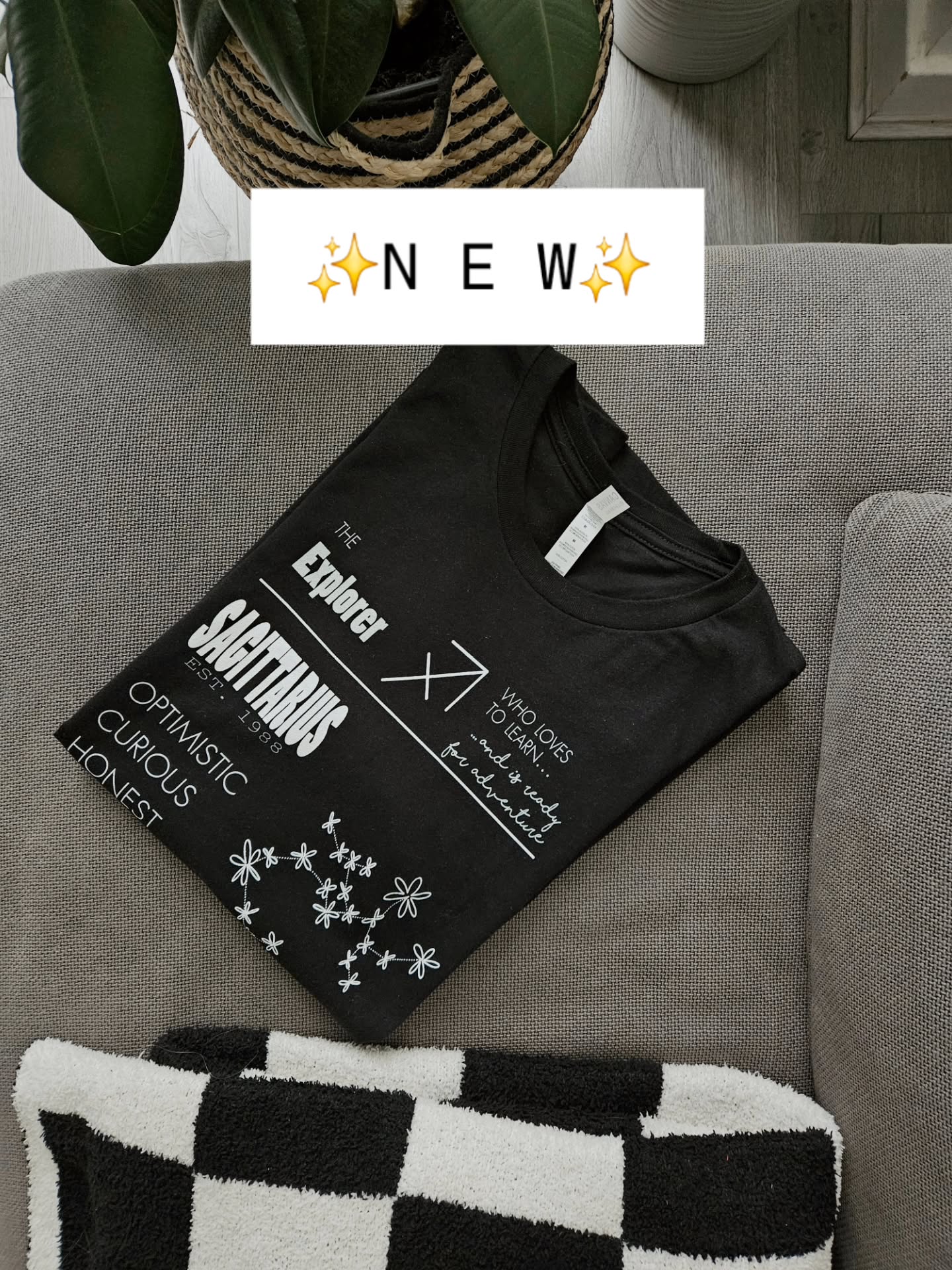 One of those things I always wanted to try✨️
I designed a t-shirt with a theme that I am sooooo obsessed about 🌌 Zodiacs, Astrology and fun facts 🌌
Hoping to create one for each star sign as the new year goes, it will be such a fun project 🤩
#sagittariusseason #sagittariusapparel #zodiacapparel #sagittarius #newfor2026 #zodiac #starsign #constellations #handmadebypipacrafts #florals #etsyseller #astrologyart #shoponetsy #nowonetsy #artwork #newcollectionsoon #etsyuk #sagittarius #novemberbaby #decemberbaby #celebratinglife