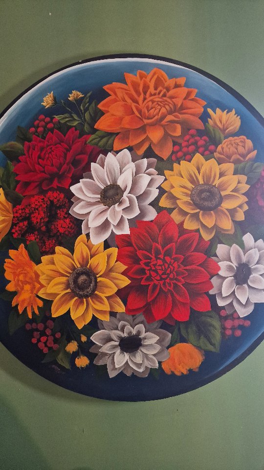 Ahhhh, she's nearly done!! 😆
As we head into winter in the UK my creativity always dips and this time around I've learnt that smaller projects are more manageable.
That being said this big beauty was already underway so I'm showing up everyday little by little and determined to get her finished.
It's so exciting to share the process with you! Tell me what you'd like to see more of?
#determination #acrylicpainting #flowerpainting #bouquetofflowers #roundcanvas #flowerart #sad #paintingprocess #artcollection