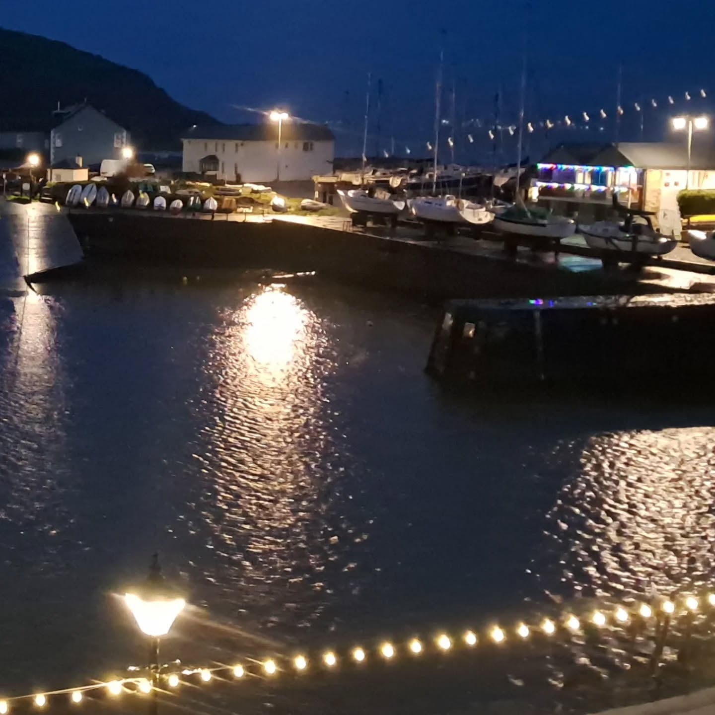 Harbourmasters Hotel..view from my window last night...exhibition opens today 2pm at Gallery Gwyn.... everyone welcome...prosecco to gladden you #harbourmaster #Aberaeron #aberaeron @hmaberaeron @gallery_gwyn @visitwales @lovewales #gallery_gwyn gwyn