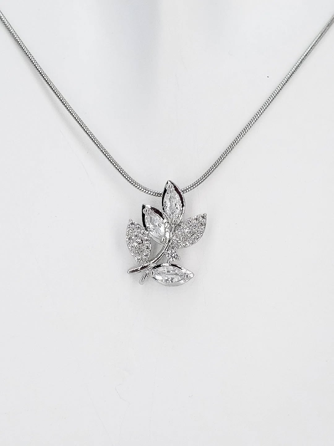 Stella Fortis™ Yaprak Figürlü Gümüş Kaplama Kadın Kolye 🌿
Daha fazla model için;
www.stellafortis.com.tr
#Amazon
#HepsiBurada
#Trendyol
#StellaFortis