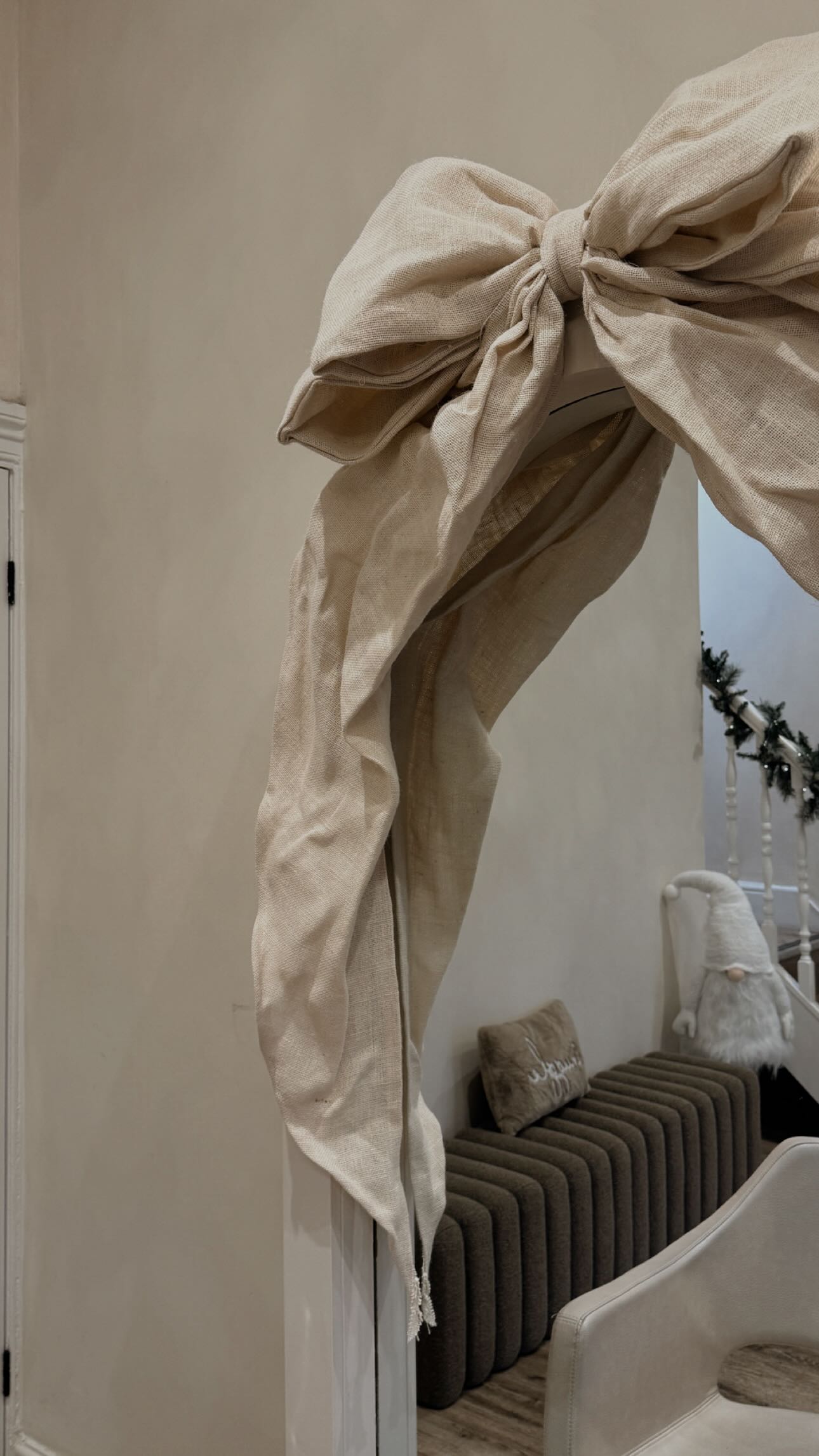 “Santa please can I have 200g of 24 inch hair extensions please 💁🏼♀️”
What’s on your Christmas list?🤭
#christmas #salonatchristmas #leedssalon #bradfordsalon #salonlife #saloninspo #salondecor