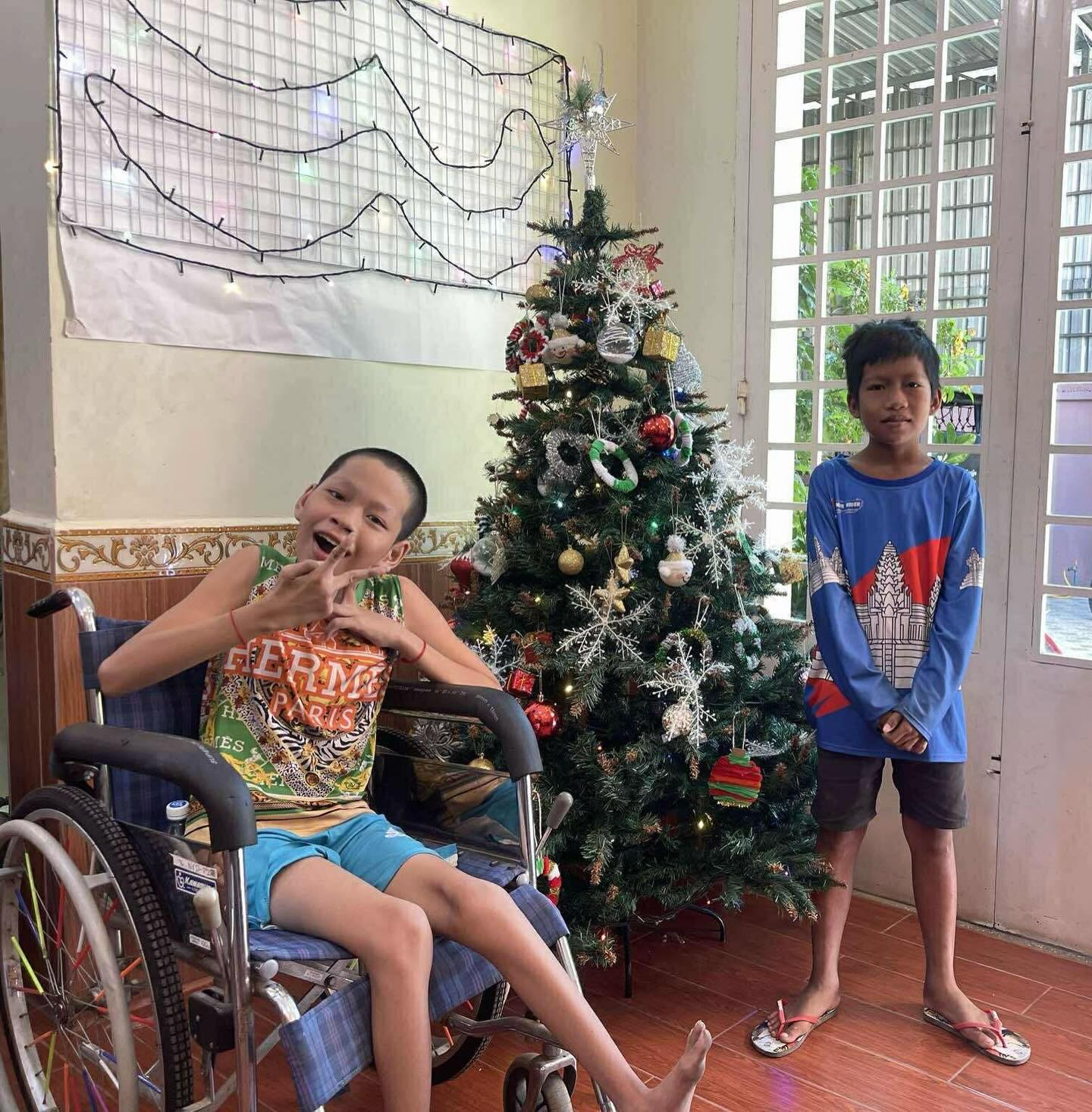 It’s Giving Tuesday and you can help us celebrate the light, love, joy and hope of Jesus by giving a tax deductible financial gift through our website 🎄😃💕